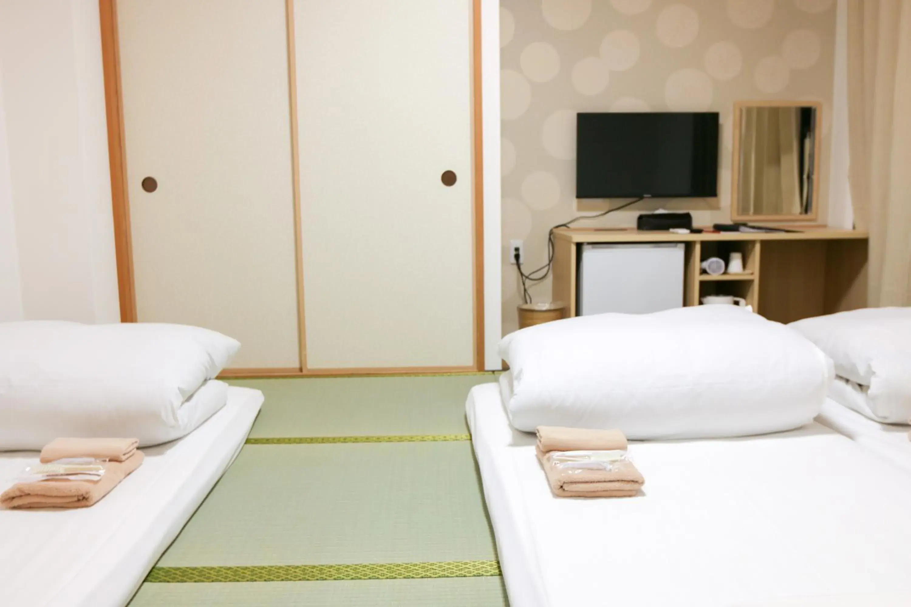Photo of the whole room, TV/Entertainment Center in Hotel Shin Imamiya