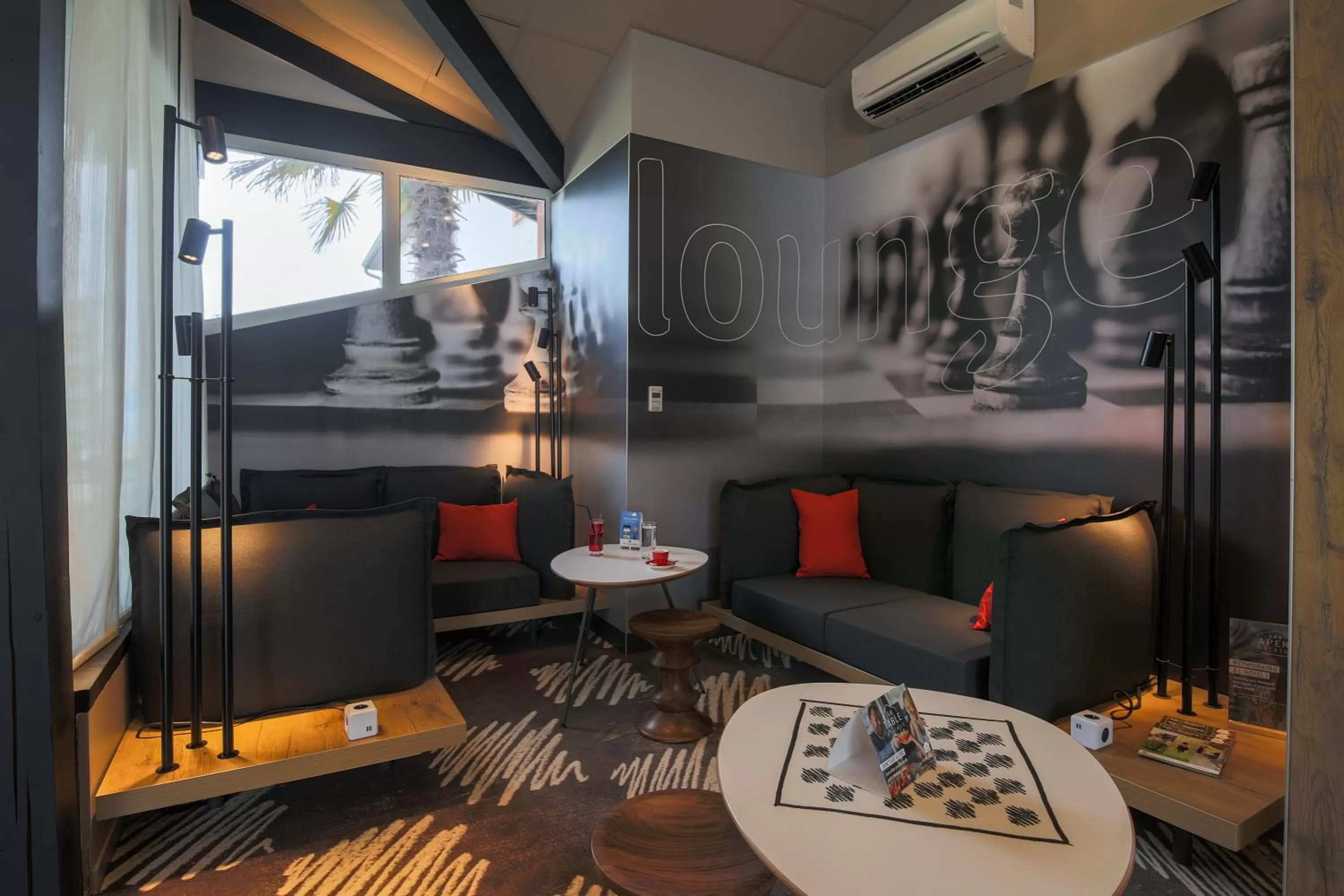 Living room in ibis Montauban