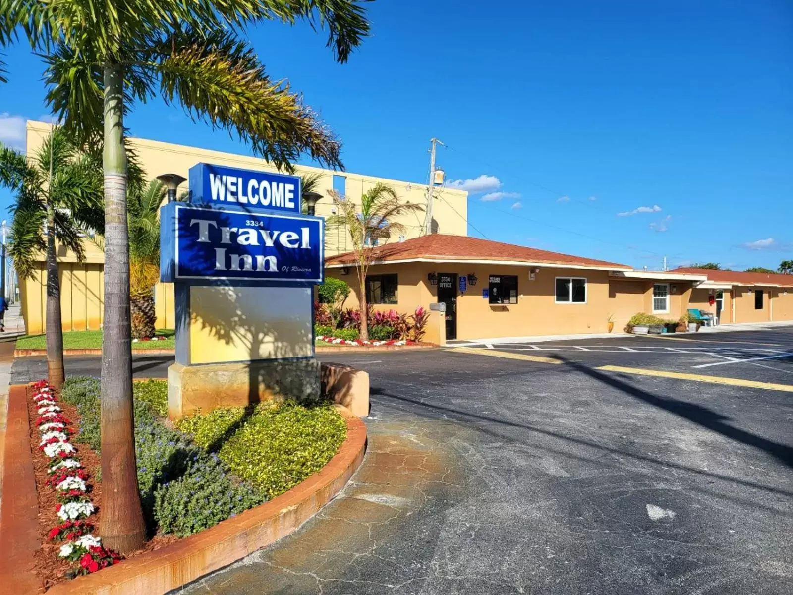 Facade/entrance, Property Building in Travel Inn of Riviera Beach