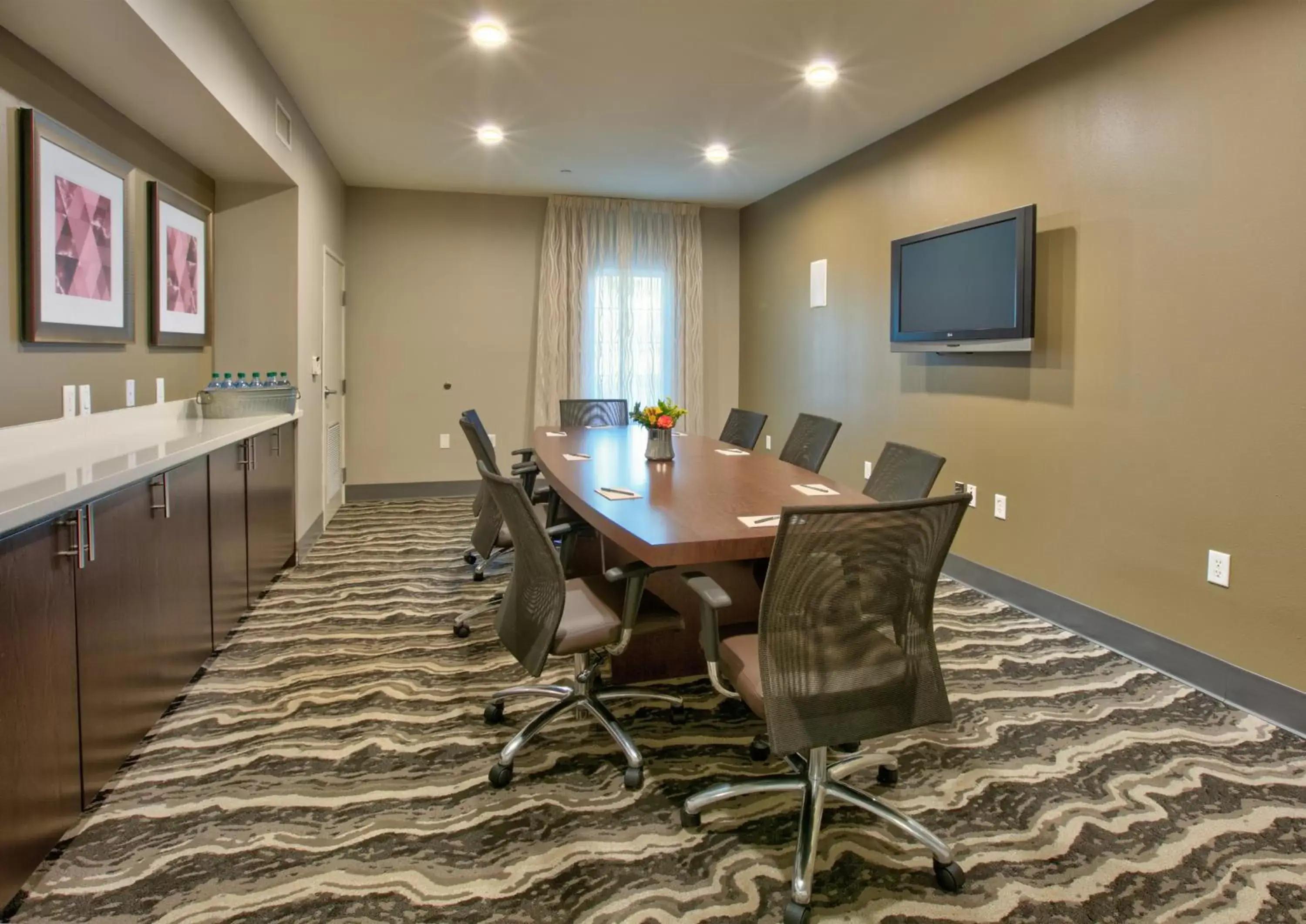 Meeting/conference room in Staybridge Suites Plano - Richardson Area, an IHG Hotel