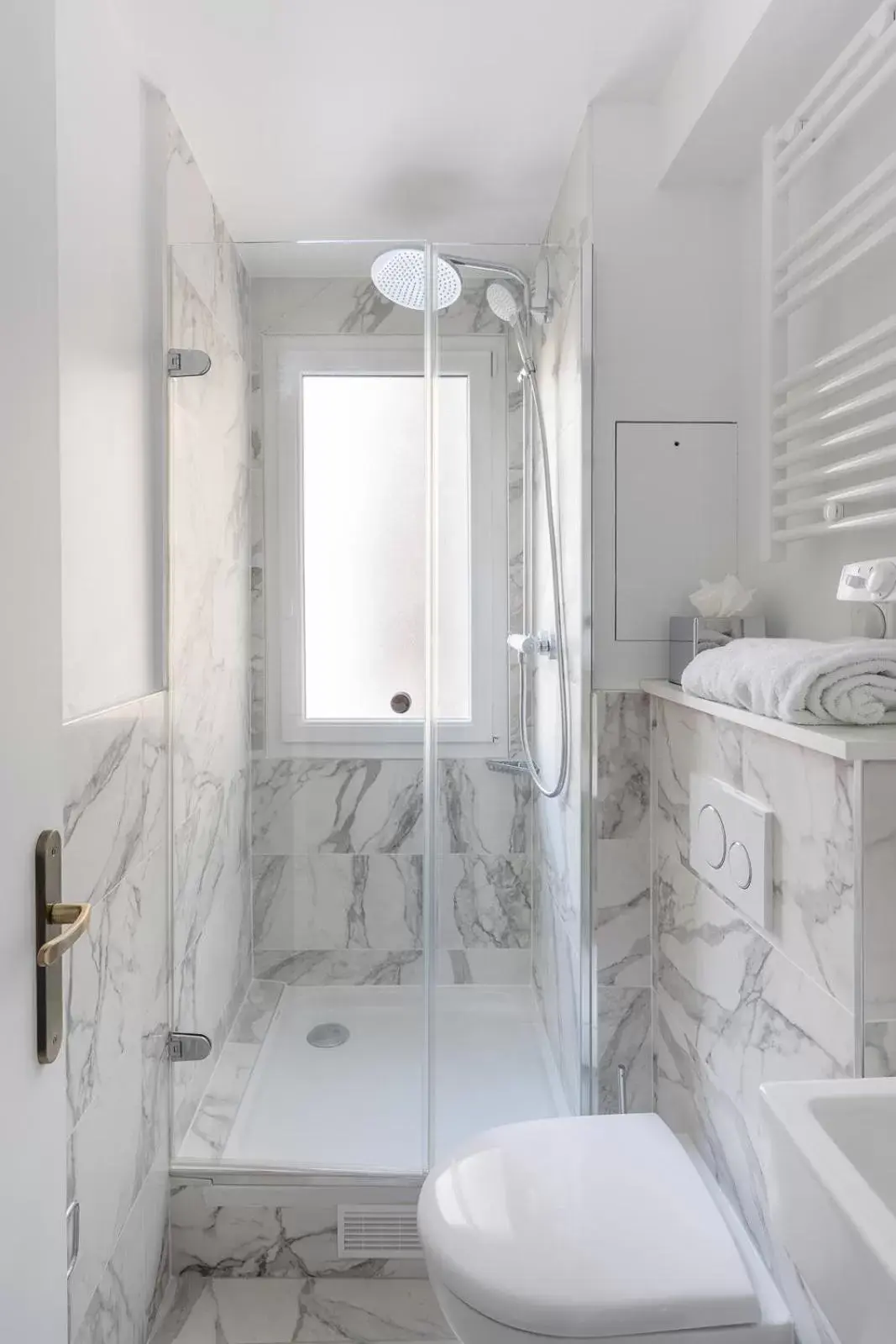 Shower, Bathroom in Hôtel 31 - Paris Tour Eiffel
