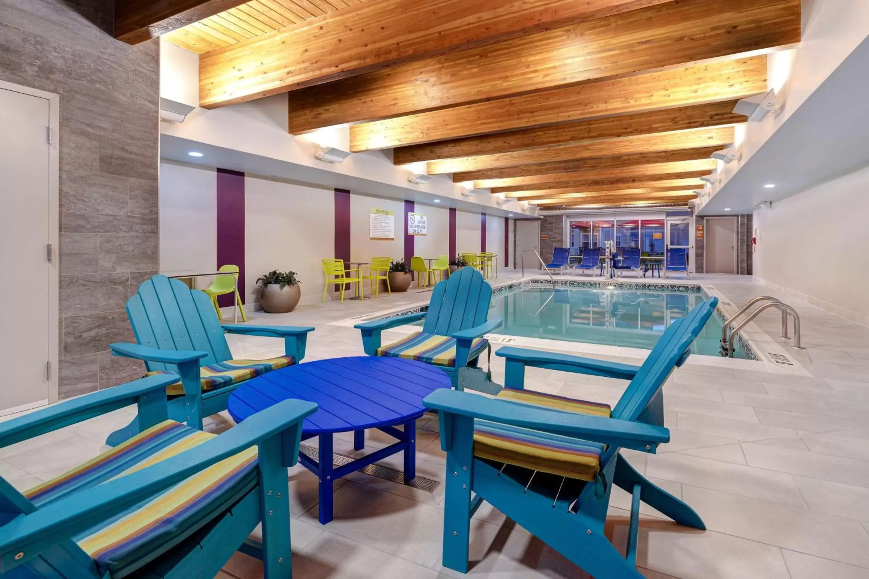 Swimming pool in Home2 Suites By Hilton Wilkes-Barre