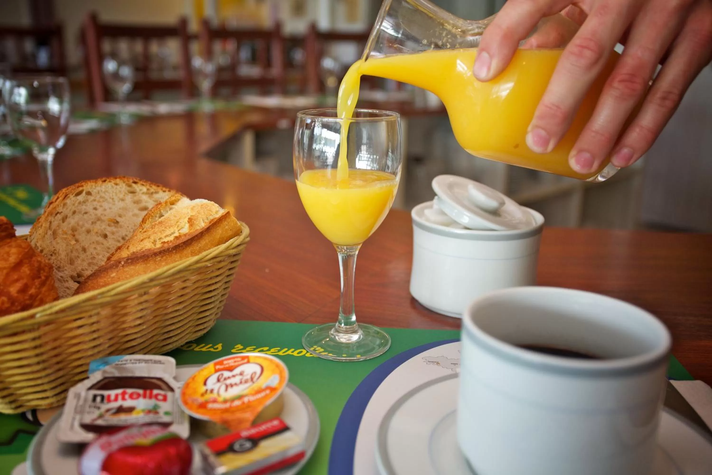 Restaurant/places to eat in Fasthotel Artigues