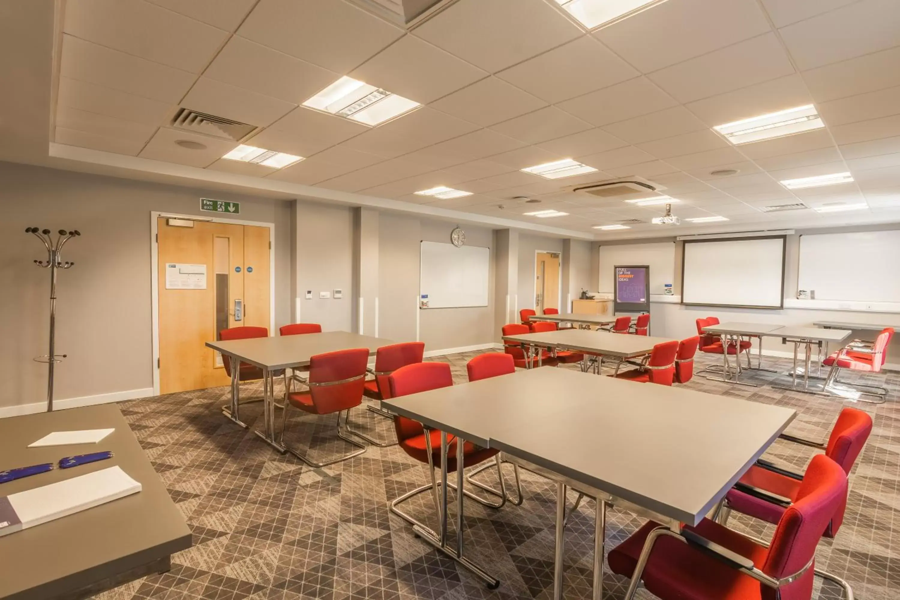 Meeting/conference room in Holiday Inn Express Kettering, an IHG Hotel