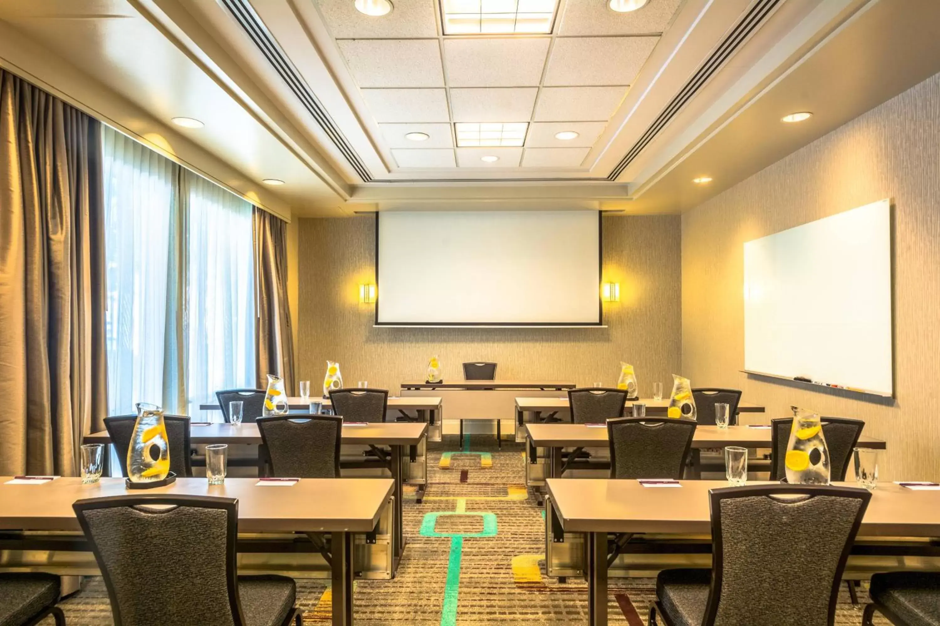 Meeting/conference room in Residence Inn Arlington Courthouse