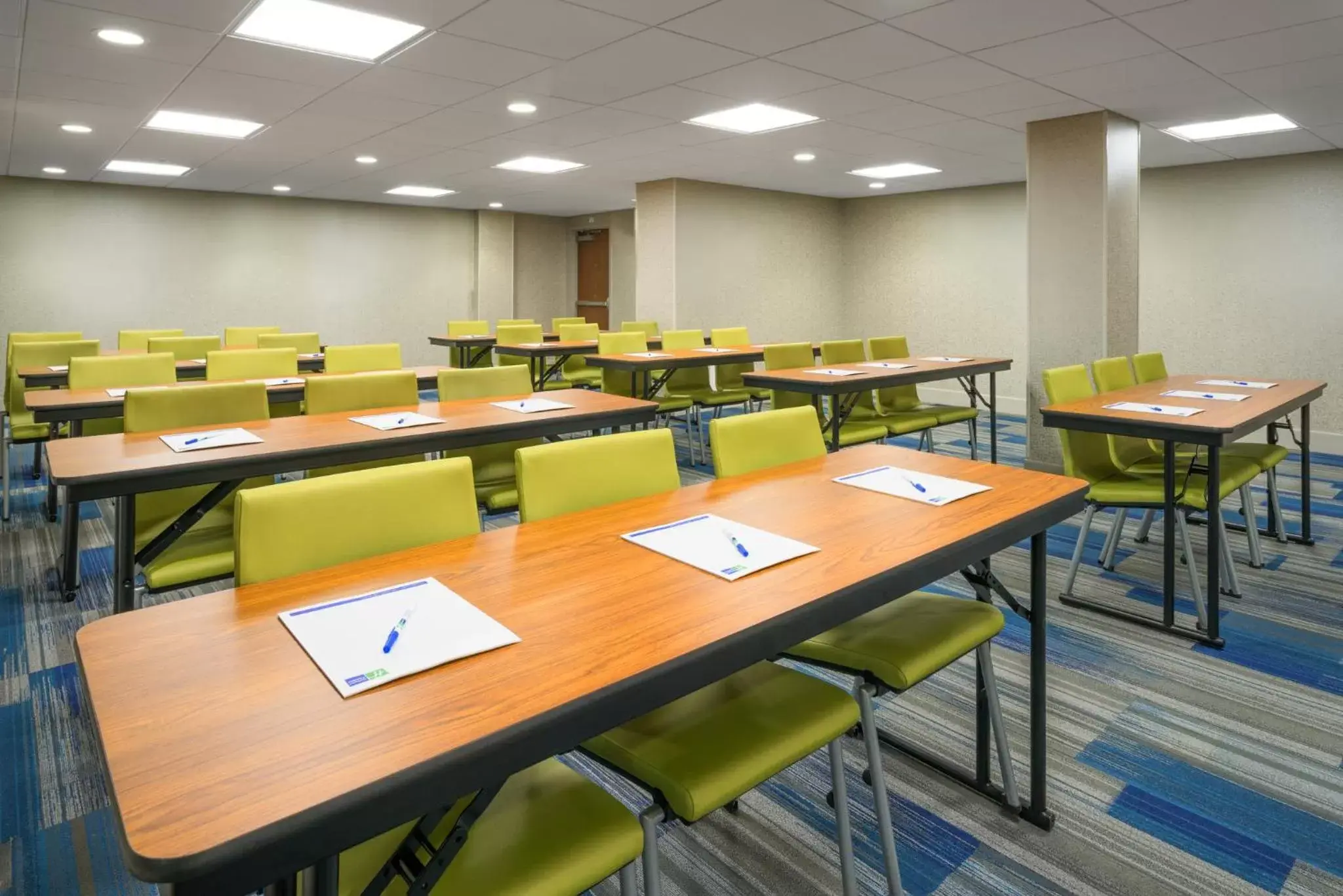 Meeting/conference room in Holiday Inn Express & Suites Ft. Washington - Philadelphia, an IHG Hotel