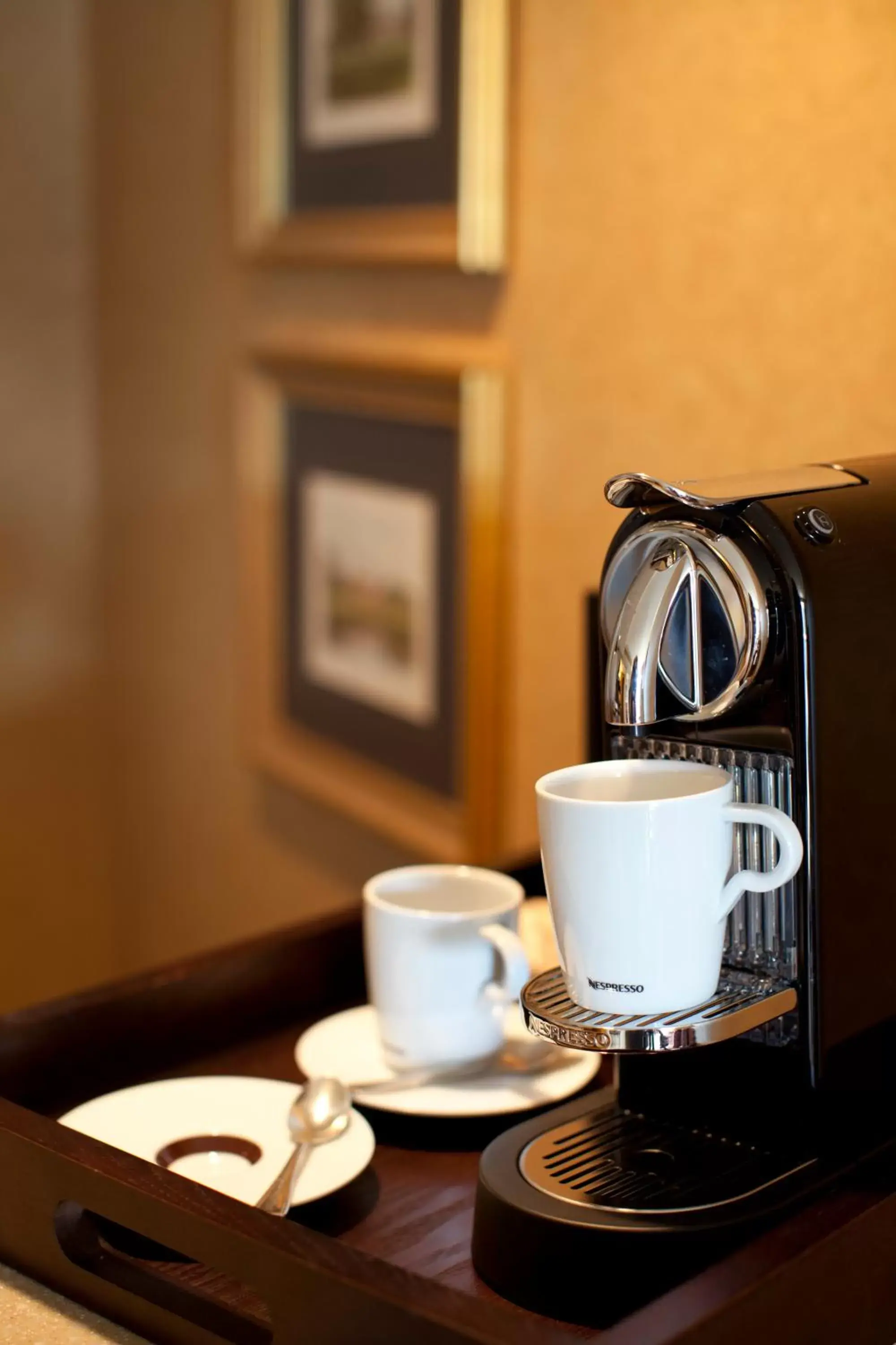 Coffee/tea facilities in Wedgewood Hotel & Spa - Relais & Chateaux