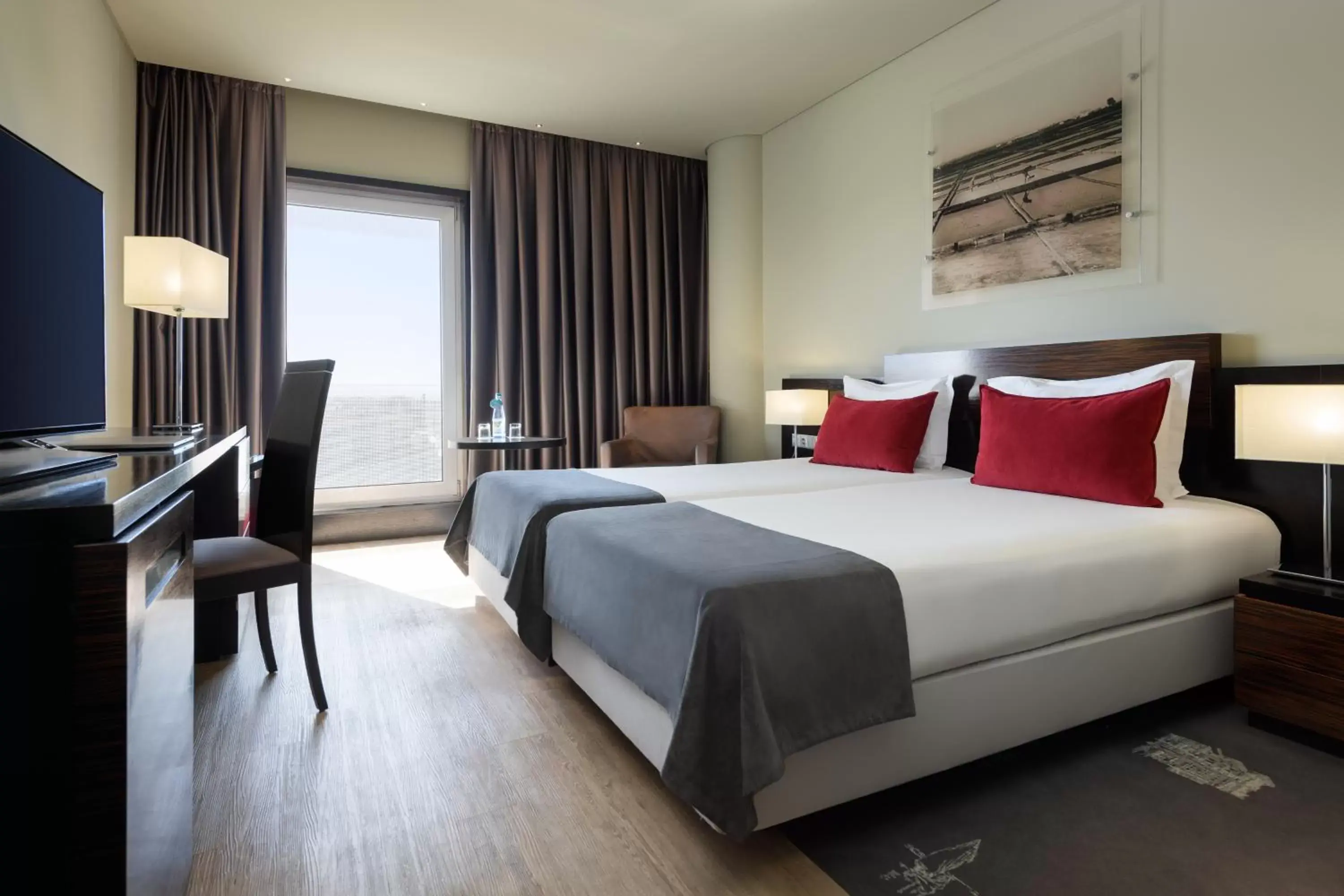 Bedroom, Bed in Melia Ria Hotel & Spa