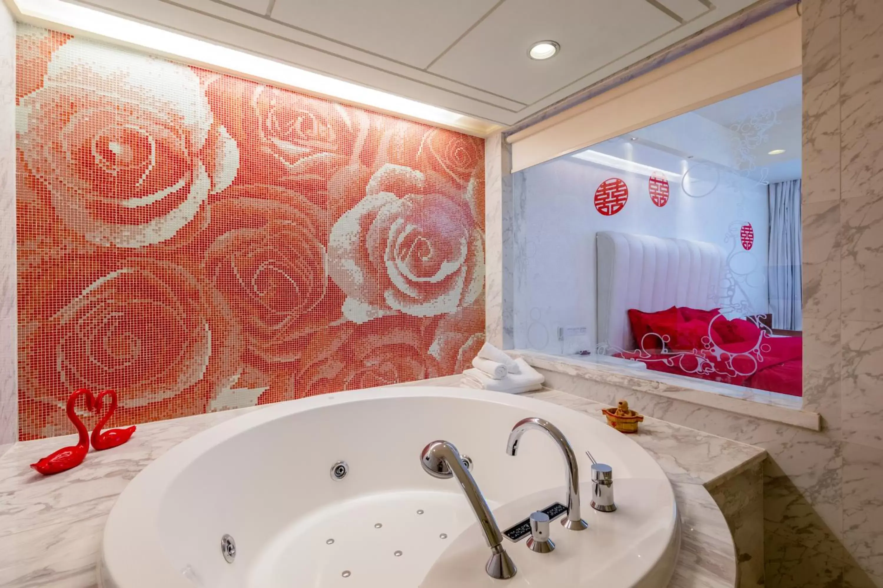 Bathroom in Crowne Plaza Foshan by IHG - Canton Fair free shuttle bus Bathroom in Crowne Plaza Foshan by IHG - Canton Fair free shuttle bus