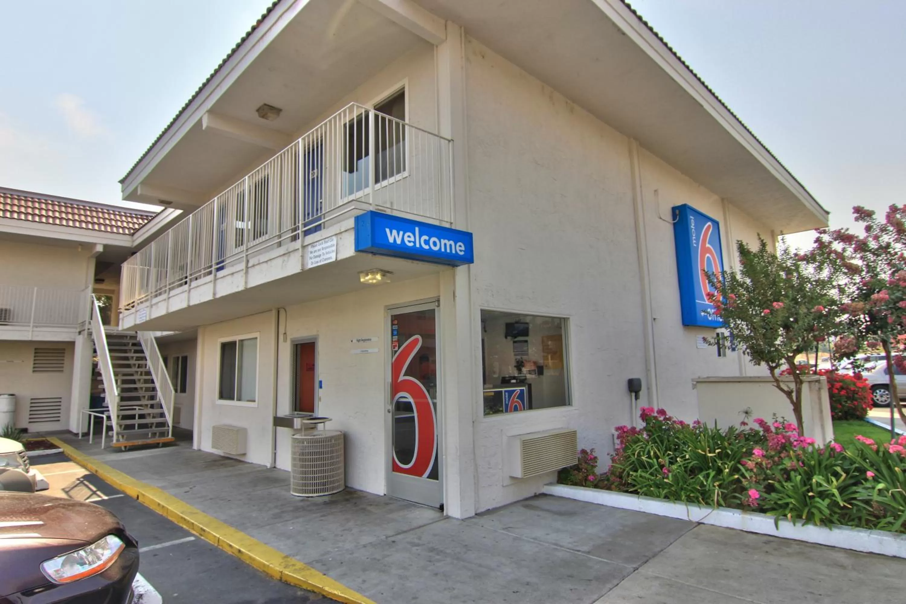 Facade/entrance in Motel 6-Sacramento, CA - Old Sacramento North