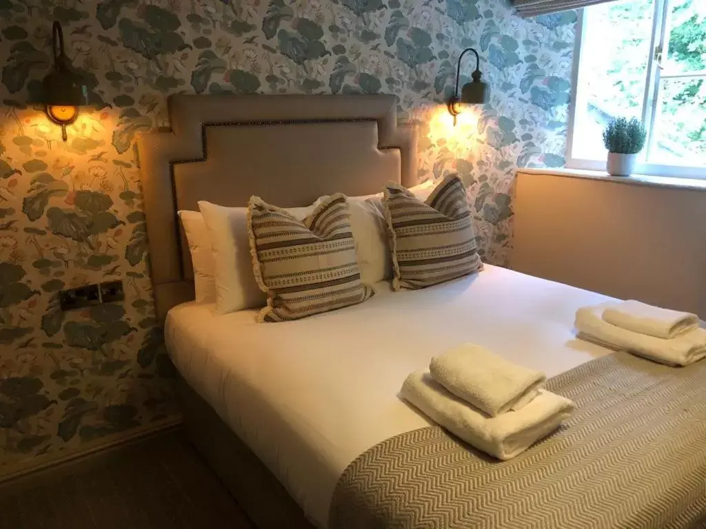 Bed in Alvanley Arms, Cotebrook