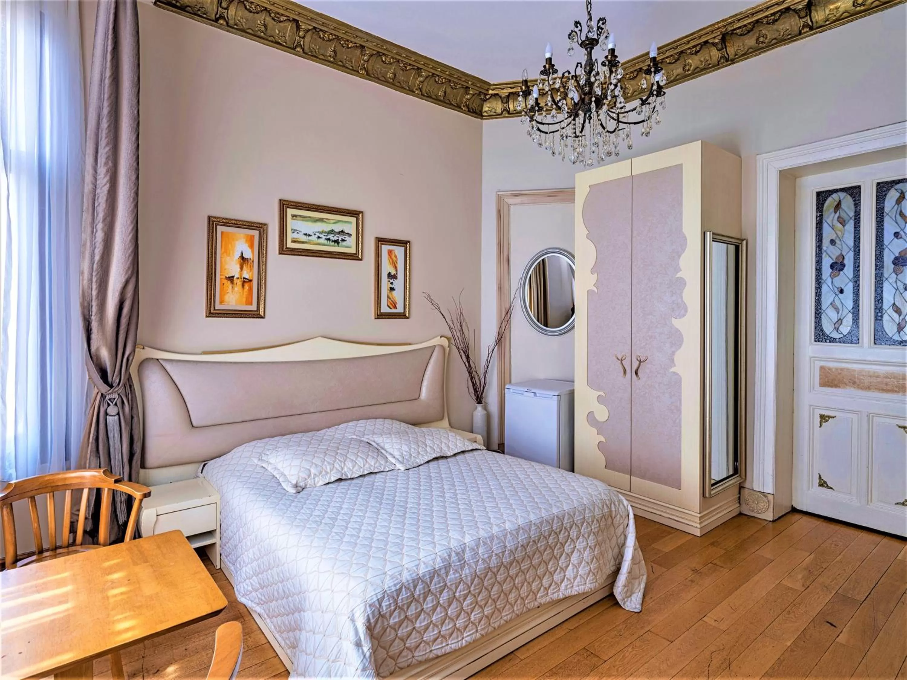 Bed in Ragip Pasha Apartments