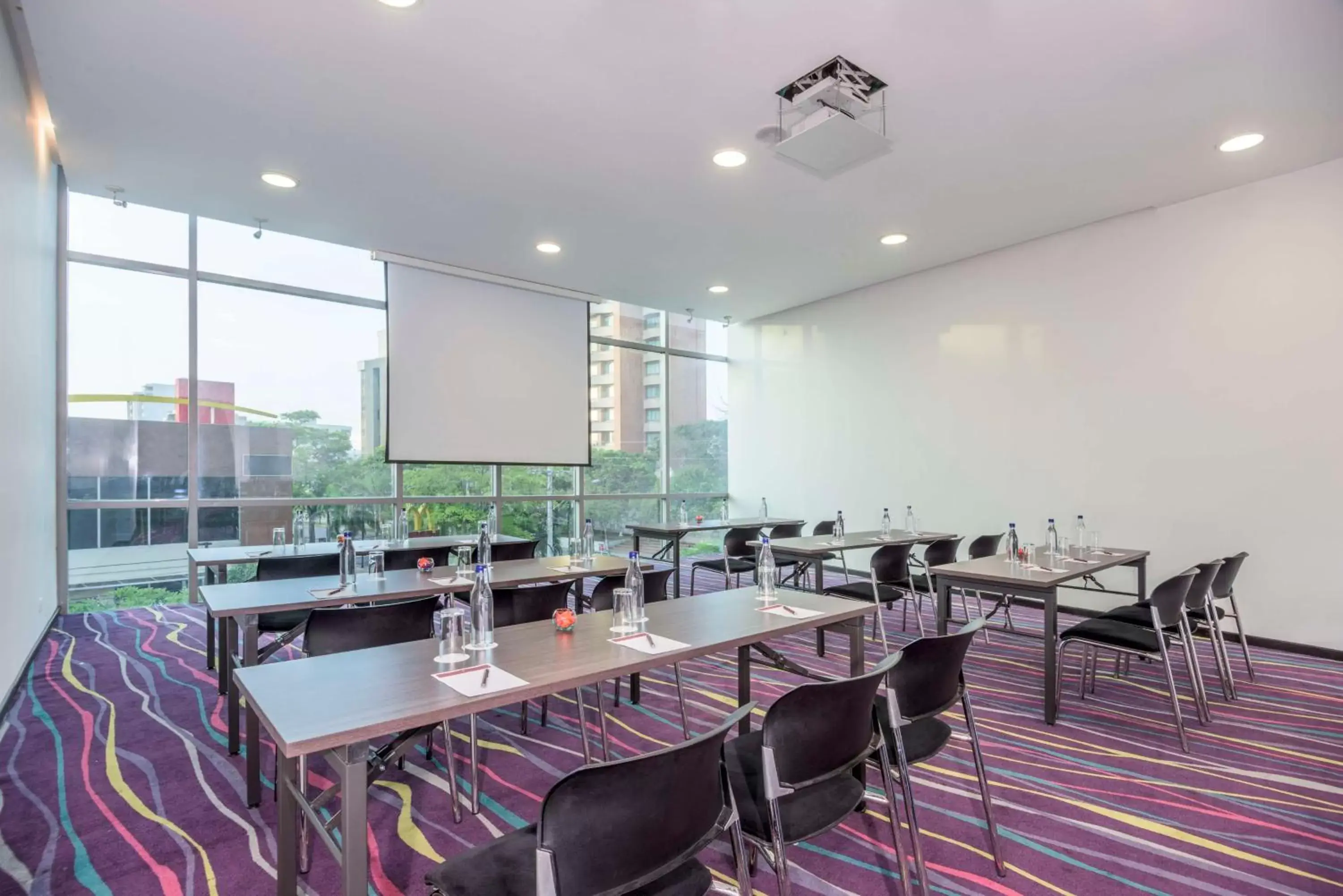 Meeting/conference room in NH Collection Royal Smartsuites