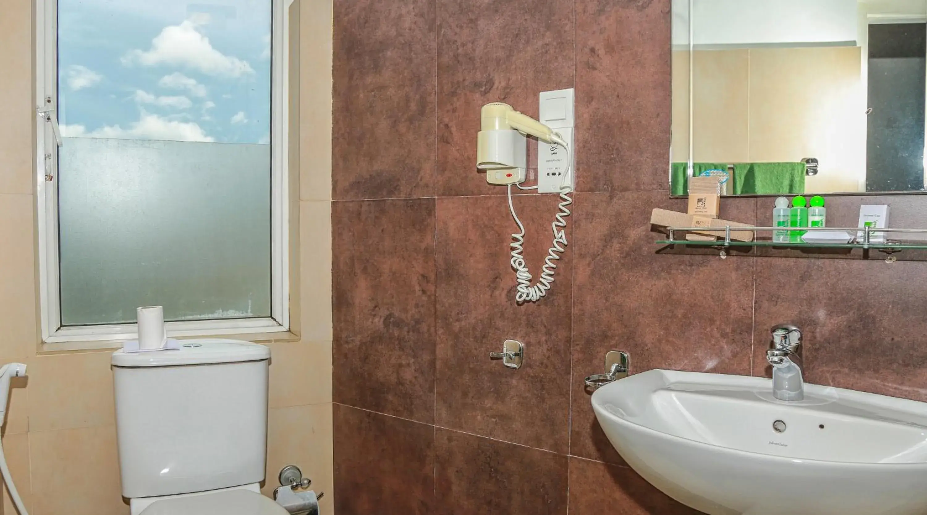 Bathroom in Senani Hotel