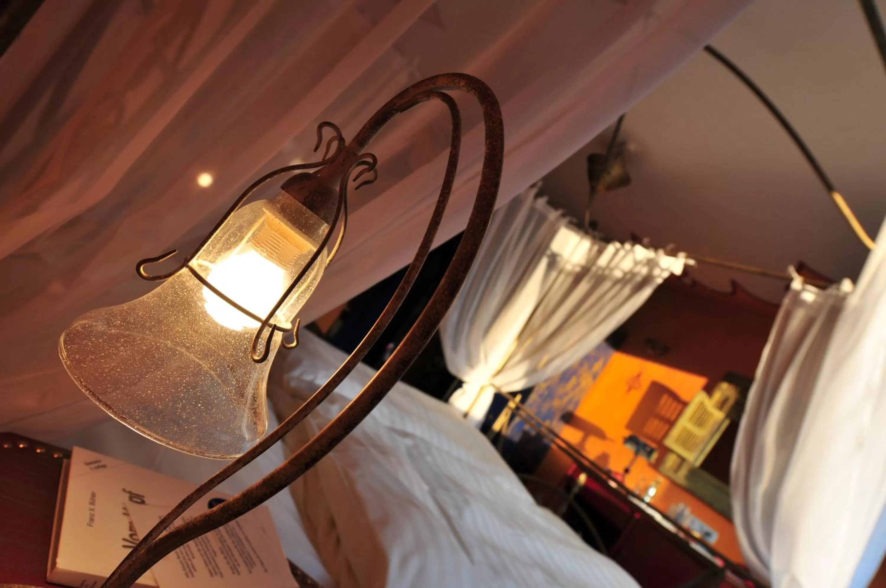 Decorative detail, Bed in Hotel Goldflair am Rathaus