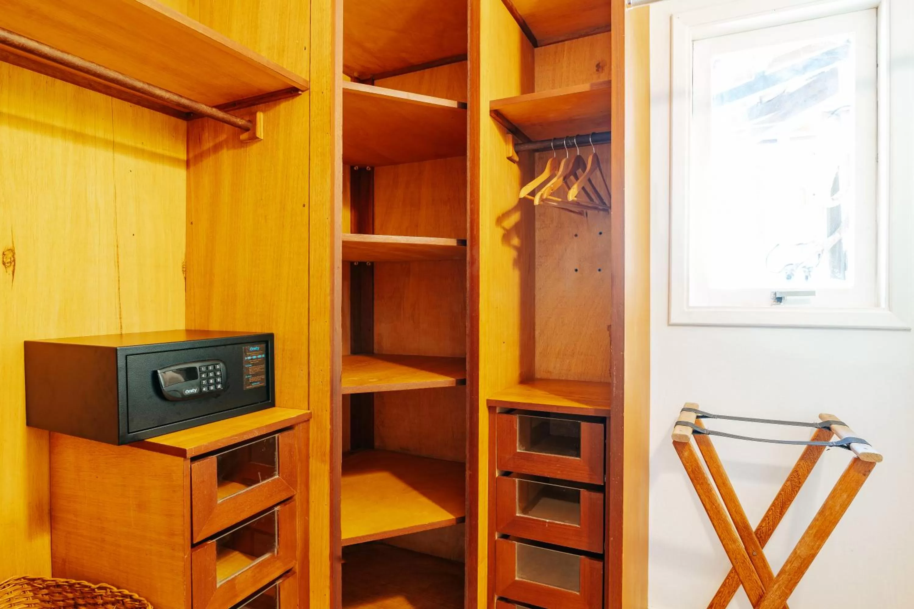 safe in Jubarte Hotel by Insólito