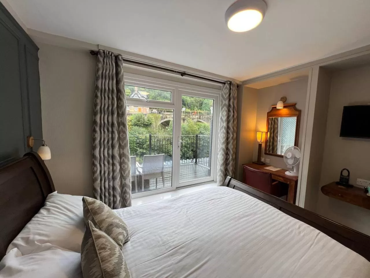 Bed in The Chainbridge Hotel