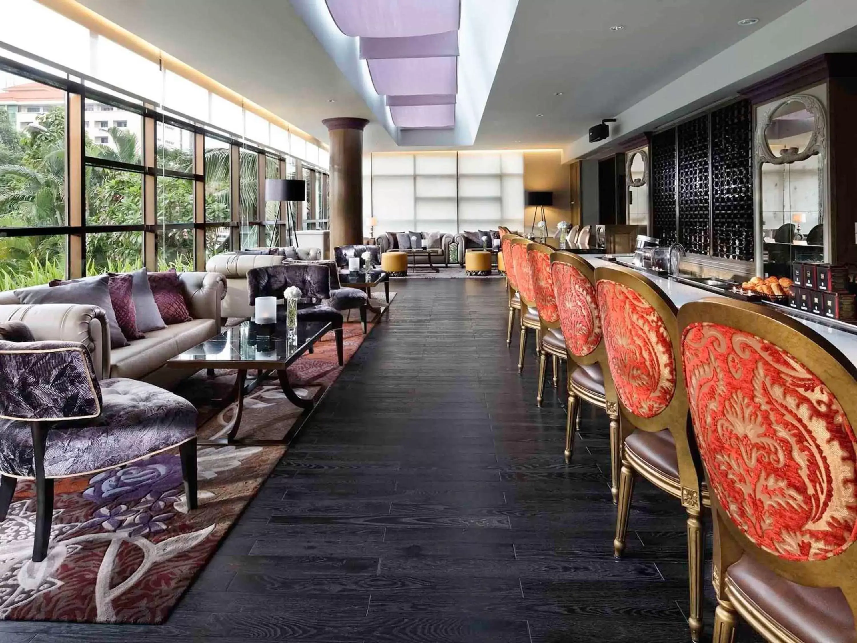 Lounge or bar, Restaurant/Places to Eat in Sofitel Saigon Plaza