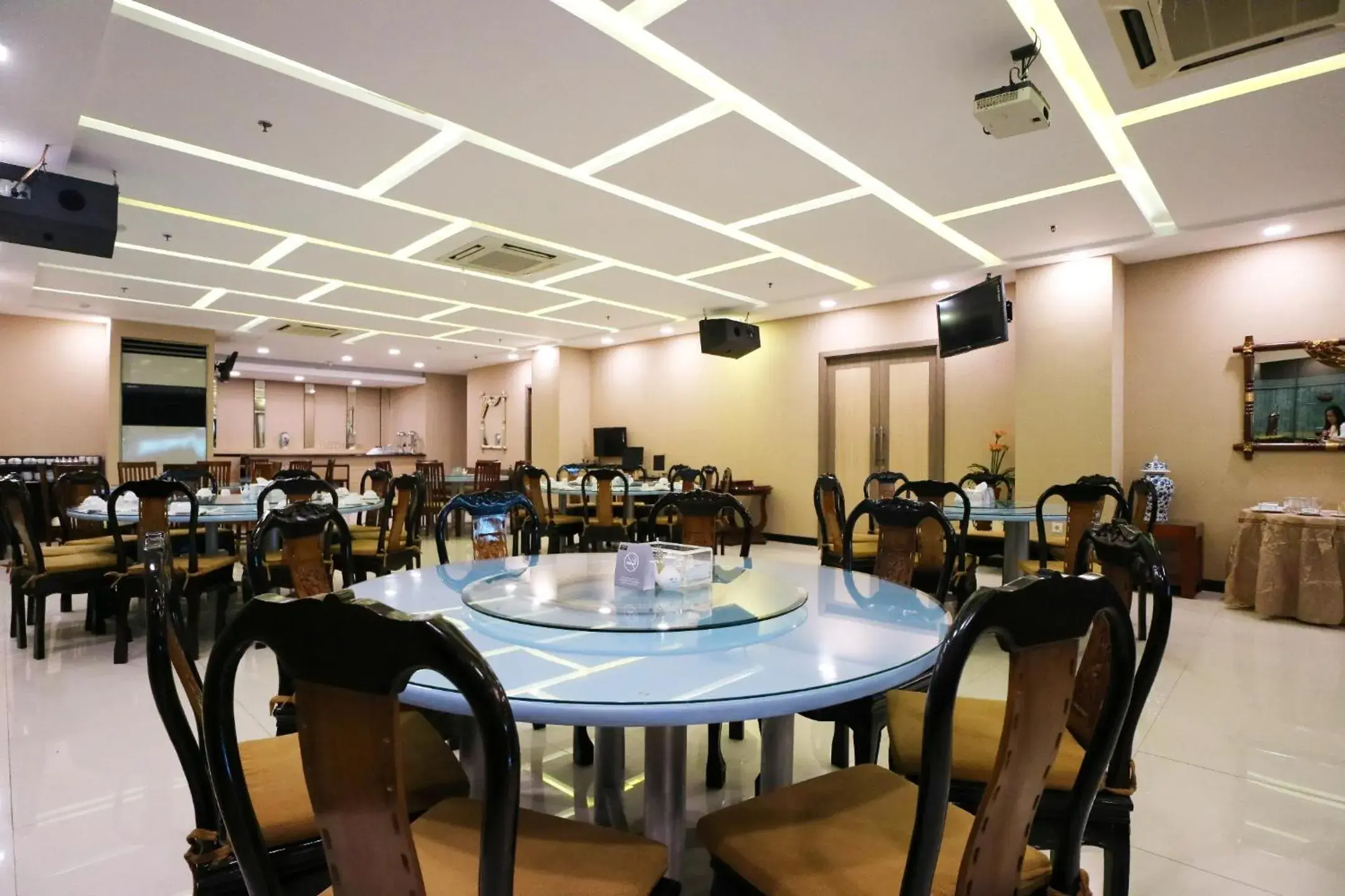 Property building, Restaurant/Places to Eat in Coins Hotel Jakarta