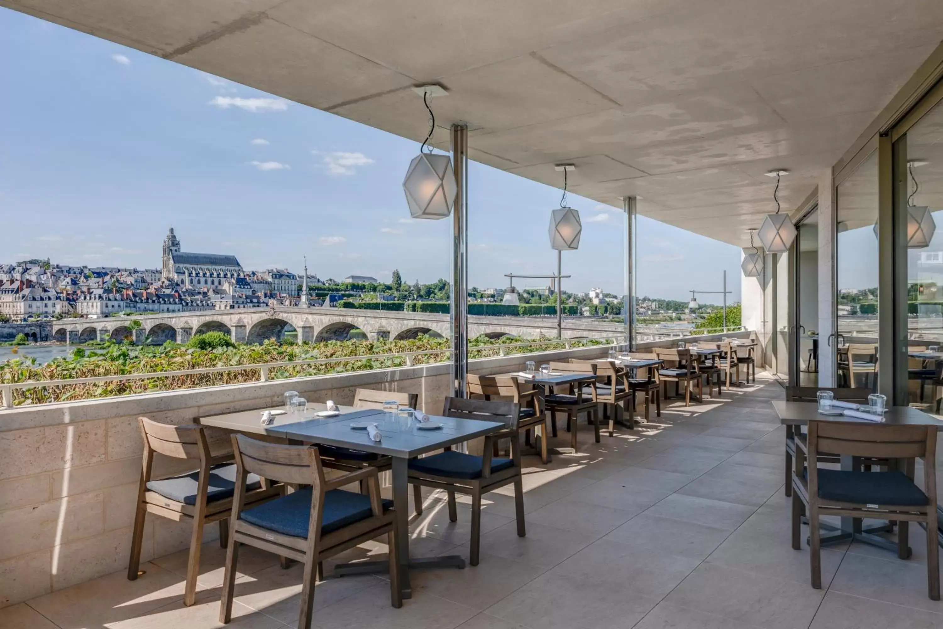 Restaurant/Places to Eat in Fleur de Loire