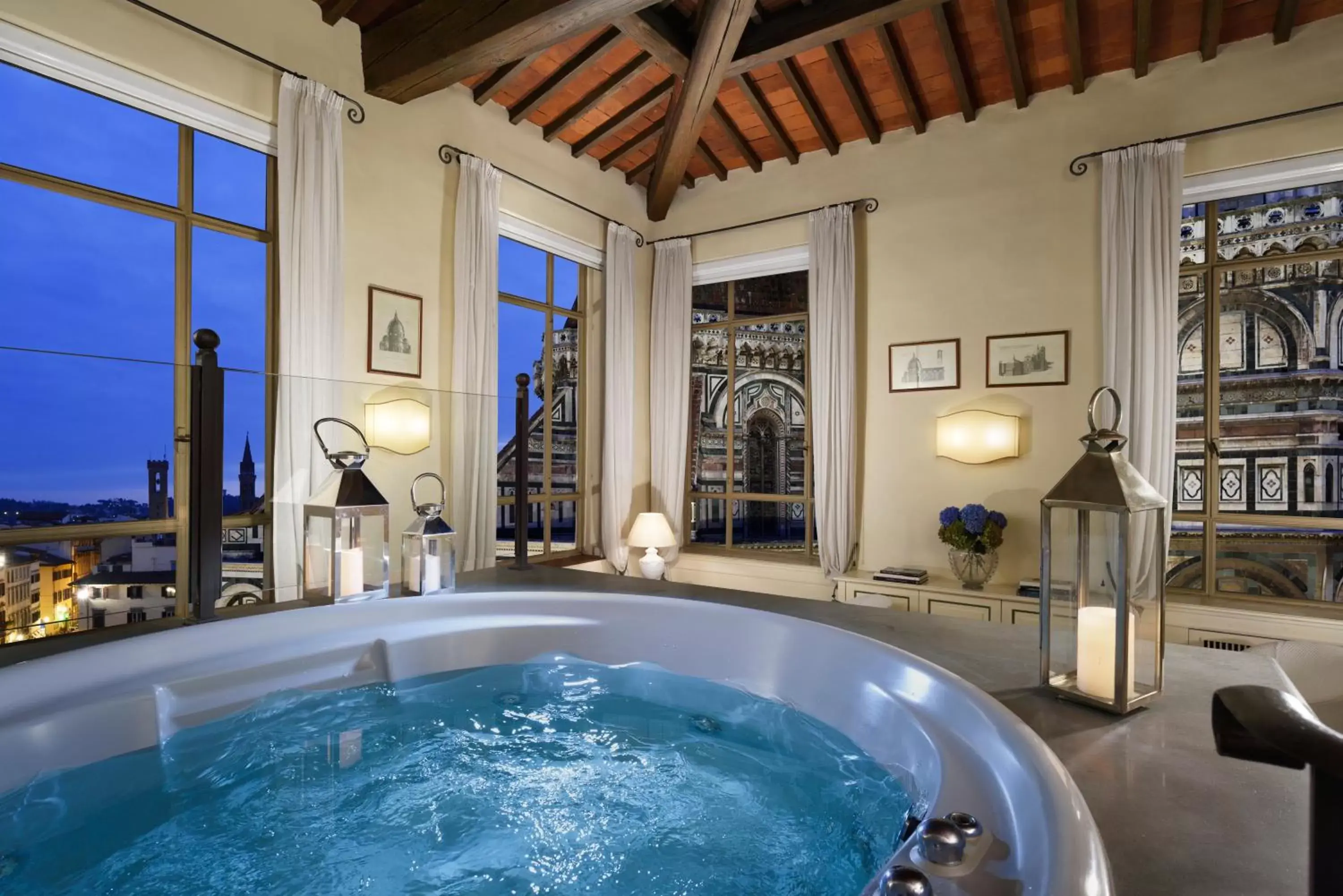 Hot Tub, Swimming Pool in Palazzo Niccolini al Duomo