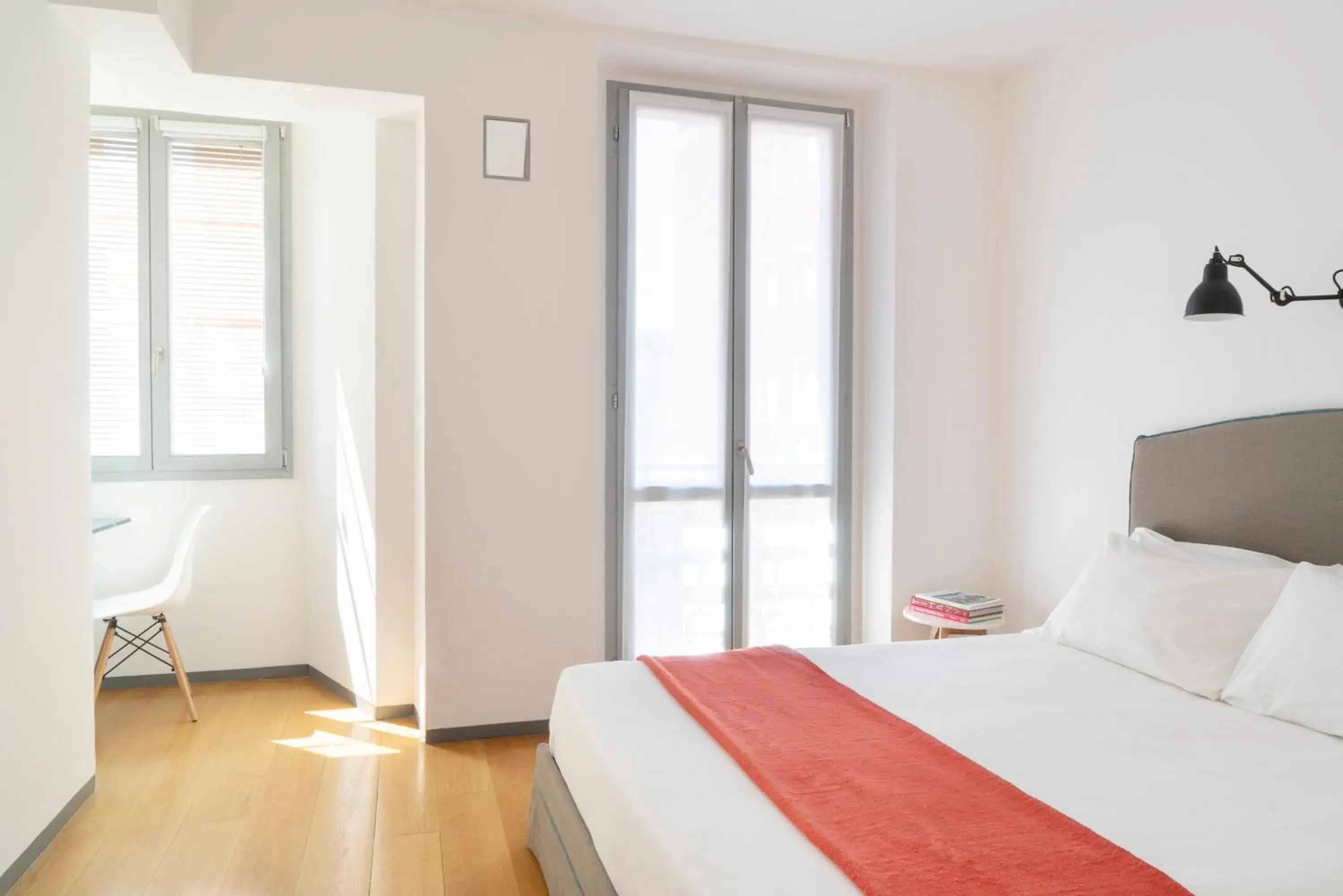 Bedroom, Bed in Brera Apartments in San Fermo