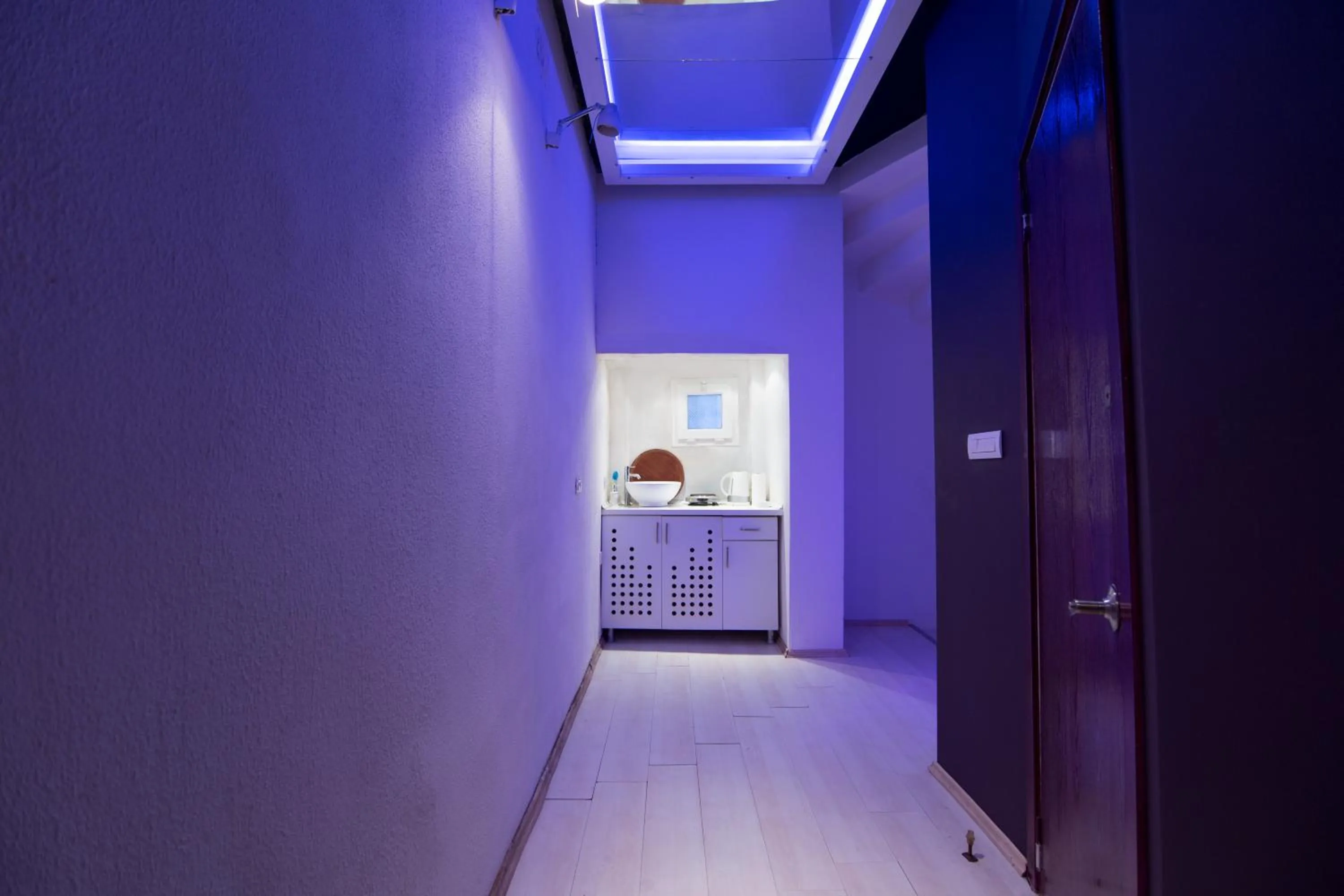 Kitchen or kitchenette in Element Suites