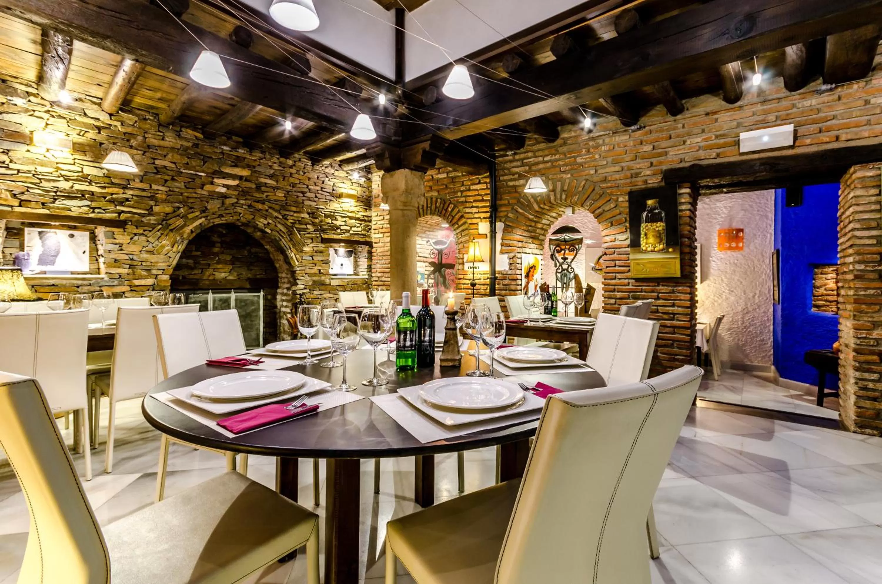 Restaurant/places to eat in YIT Abentofail