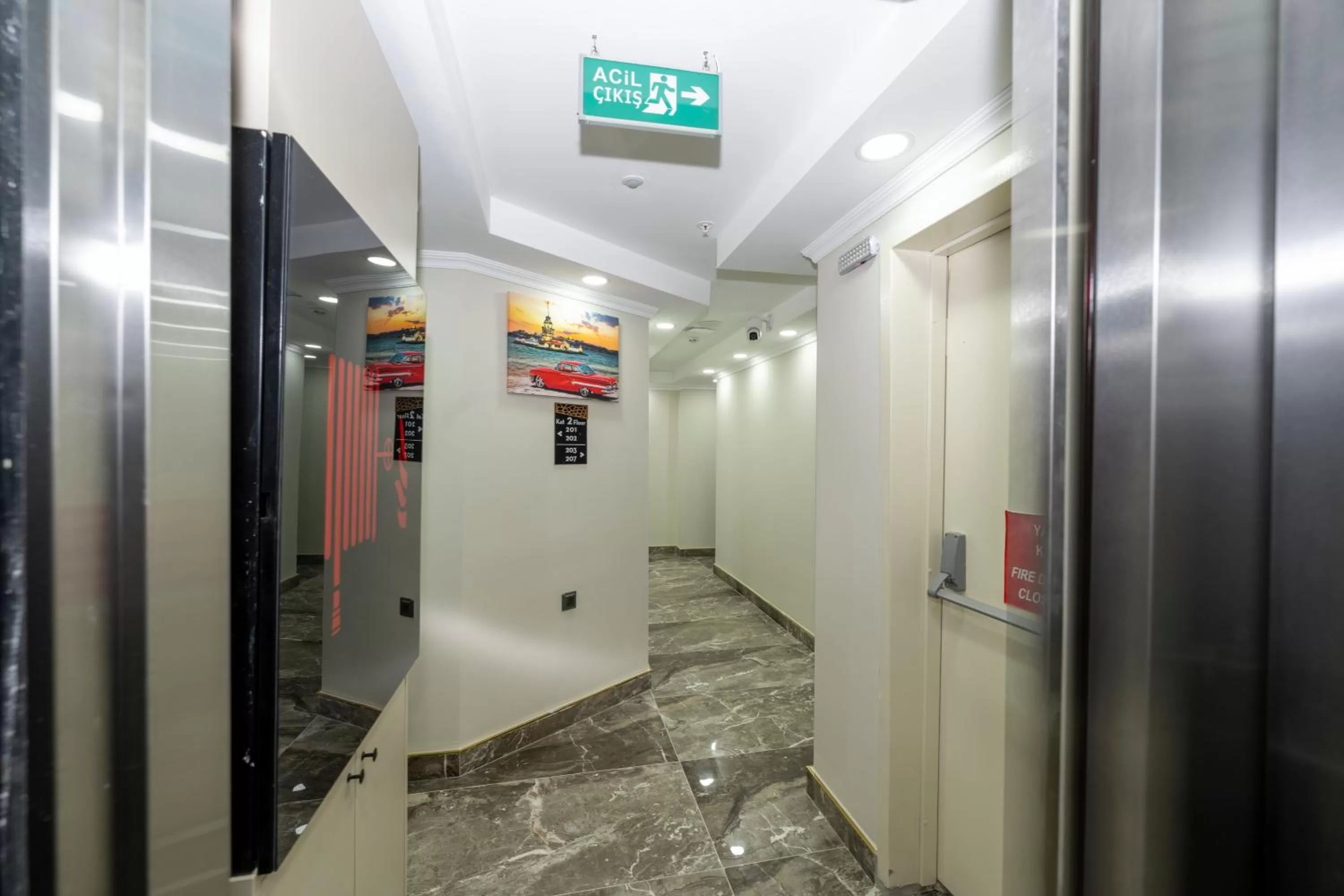 elevator in SKYSTAR DELUXE HOTEL