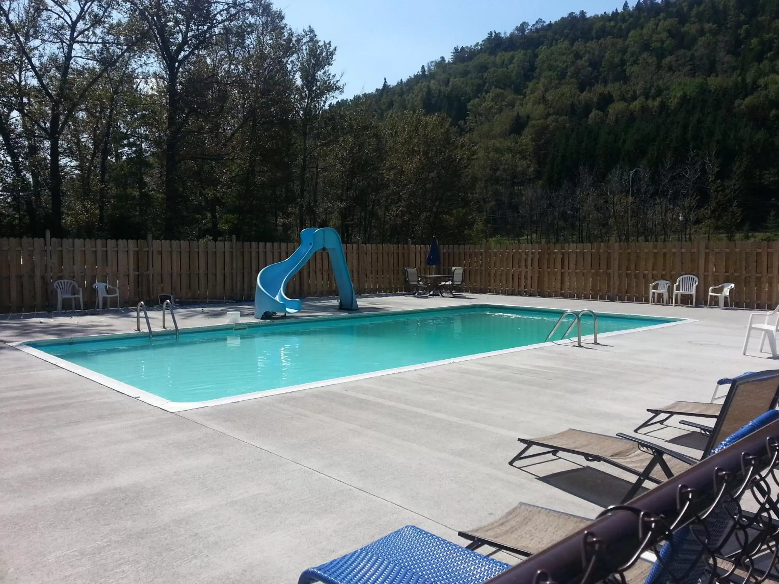 Swimming Pool in Motel Le Riviera