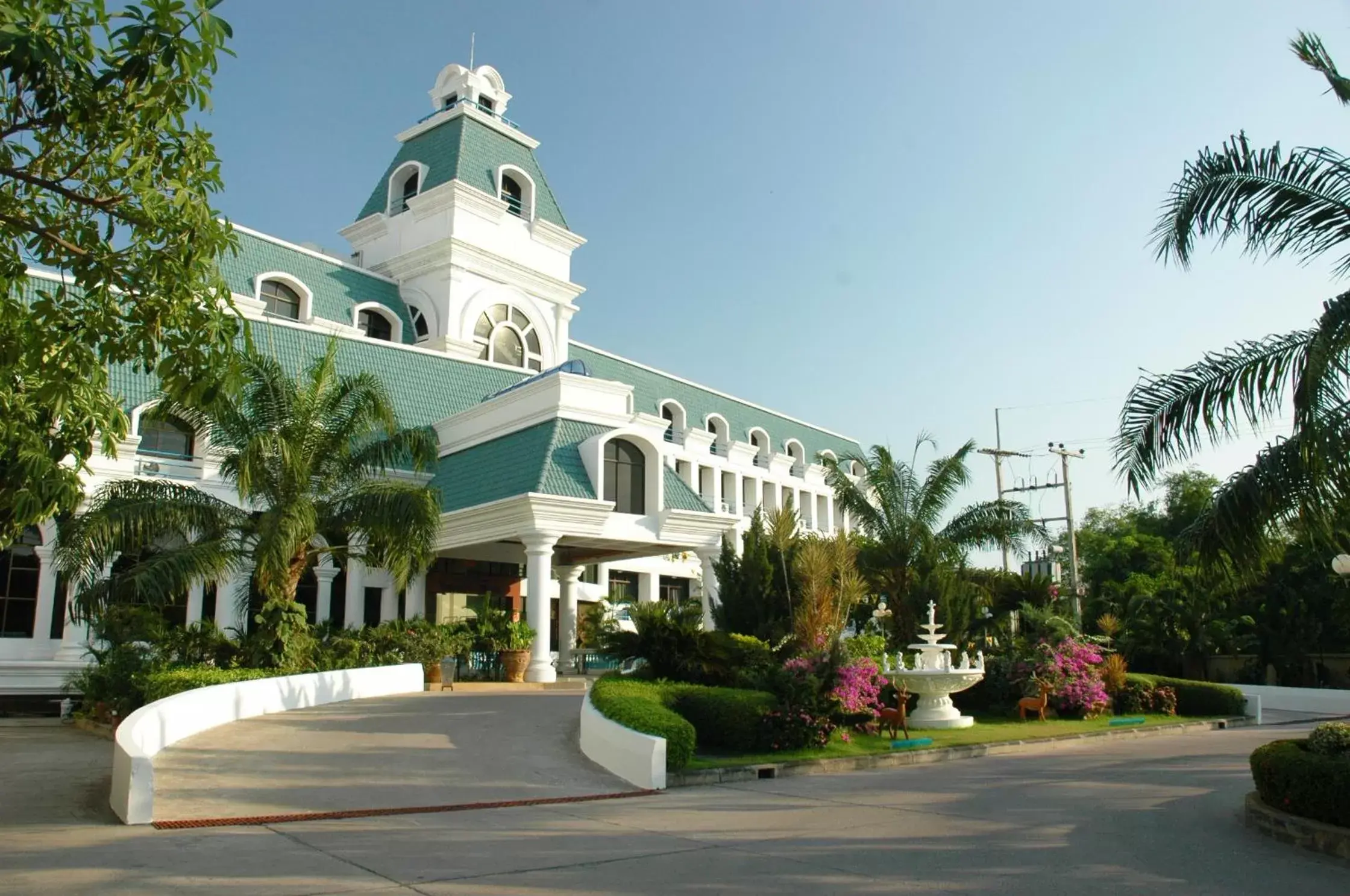 Property Building in The Camelot Hotel Pattaya