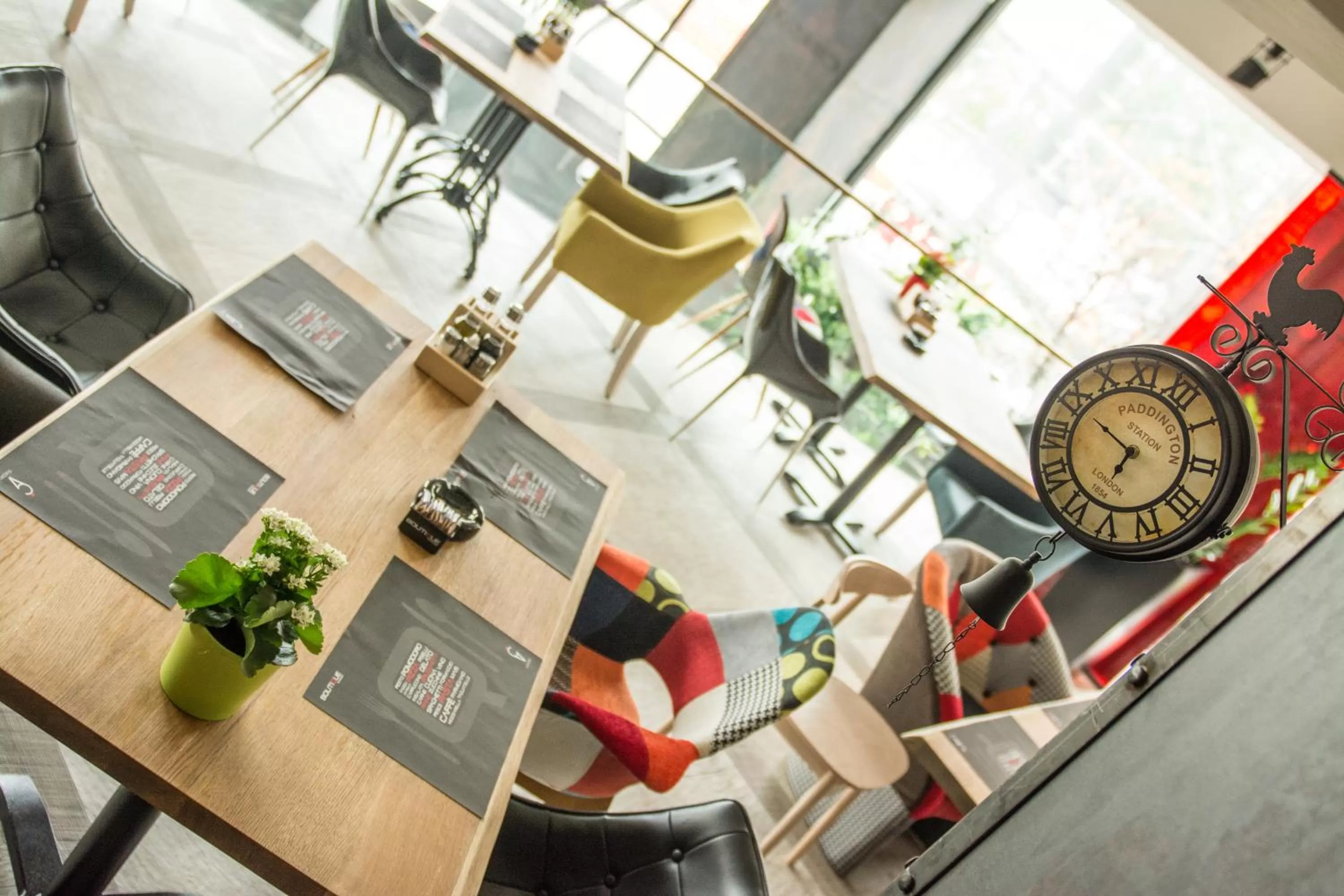 Restaurant/places to eat in Boutique Rooms