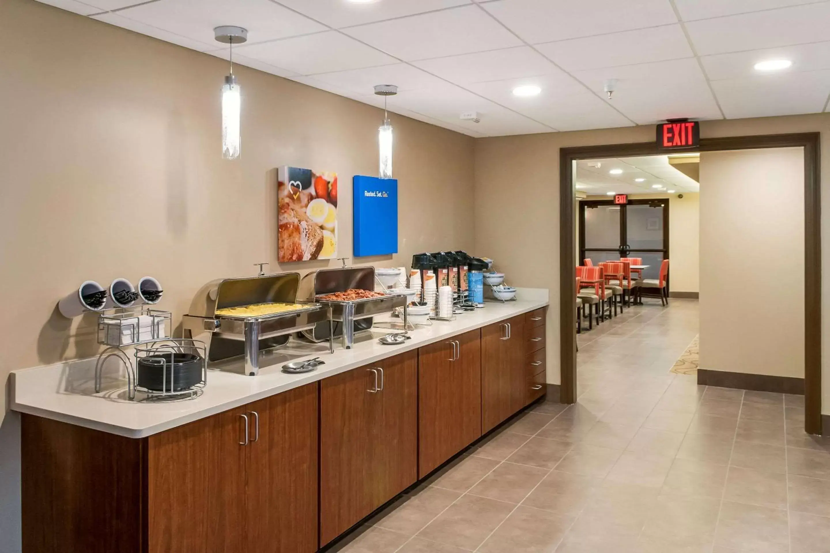 Restaurant/places to eat in Comfort Inn & Suites At Copeland Tower