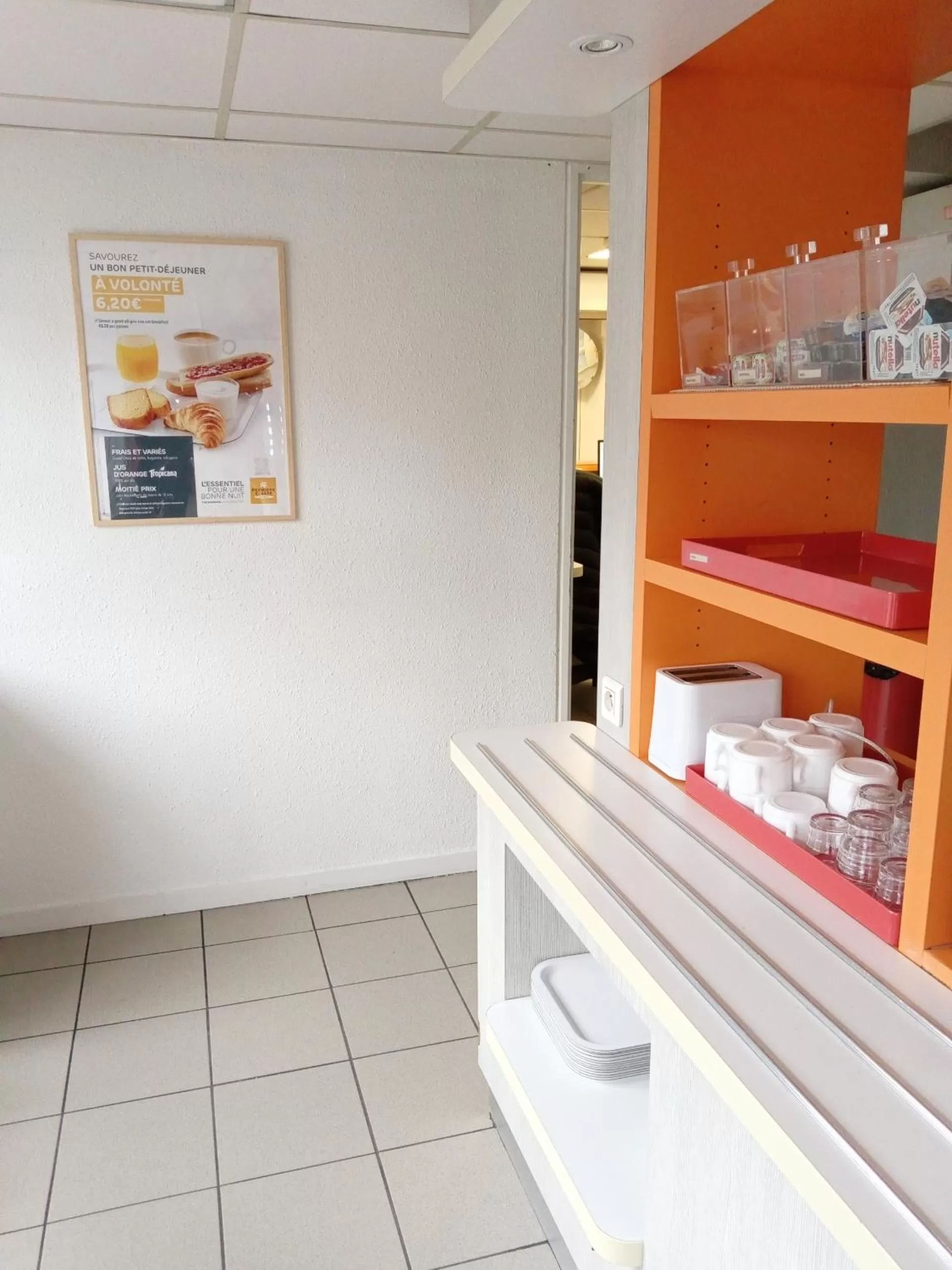 Food in Premiere Classe Saint Brice Sous Foret