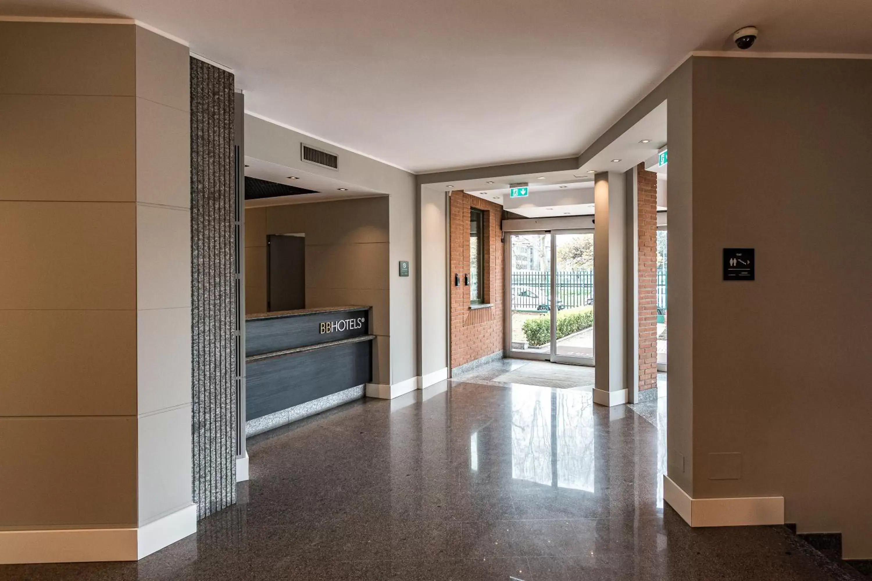 Lobby or reception in BB Hotels Smarthotel Re Milano Nord