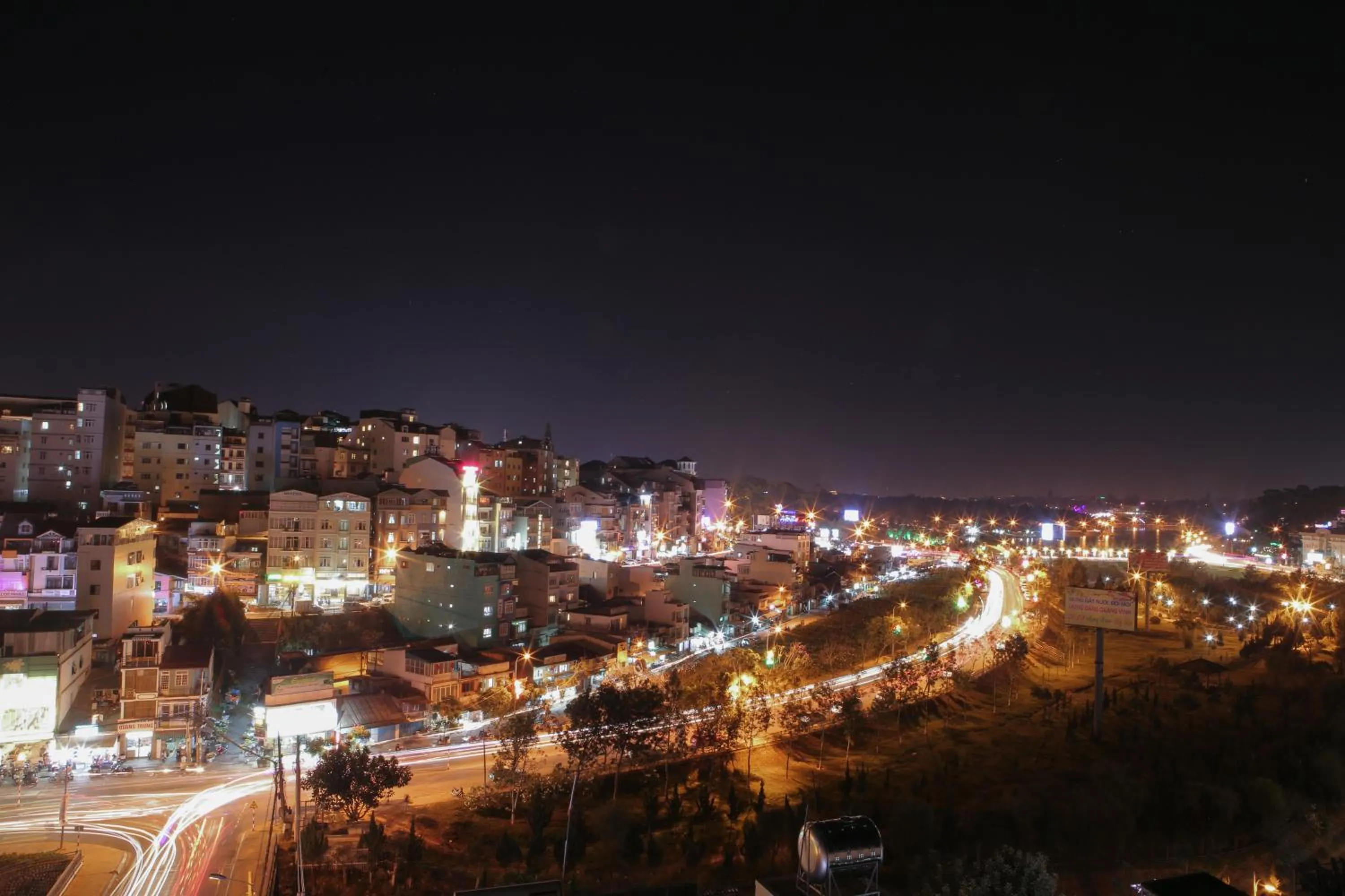 Hoang Minh Chau Ba Trieu Hotel