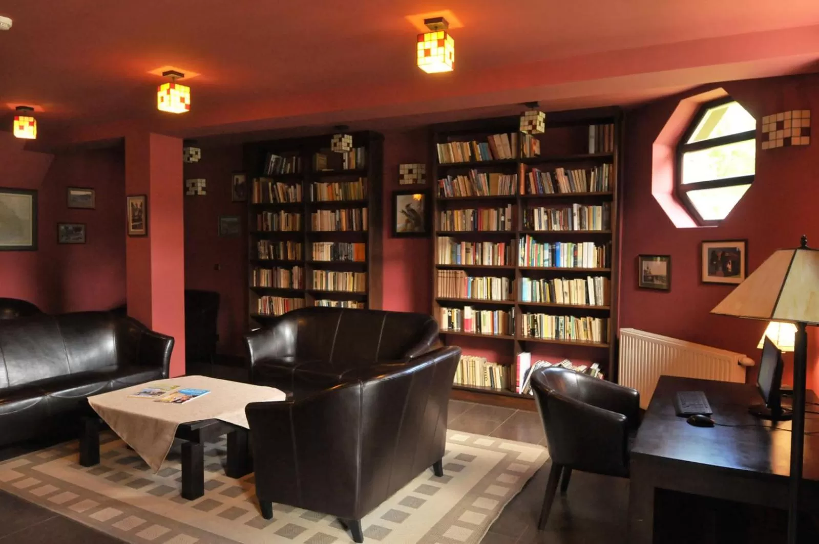 Communal lounge/ TV room in Boutique Hotel Sudetia - Medical & SPA