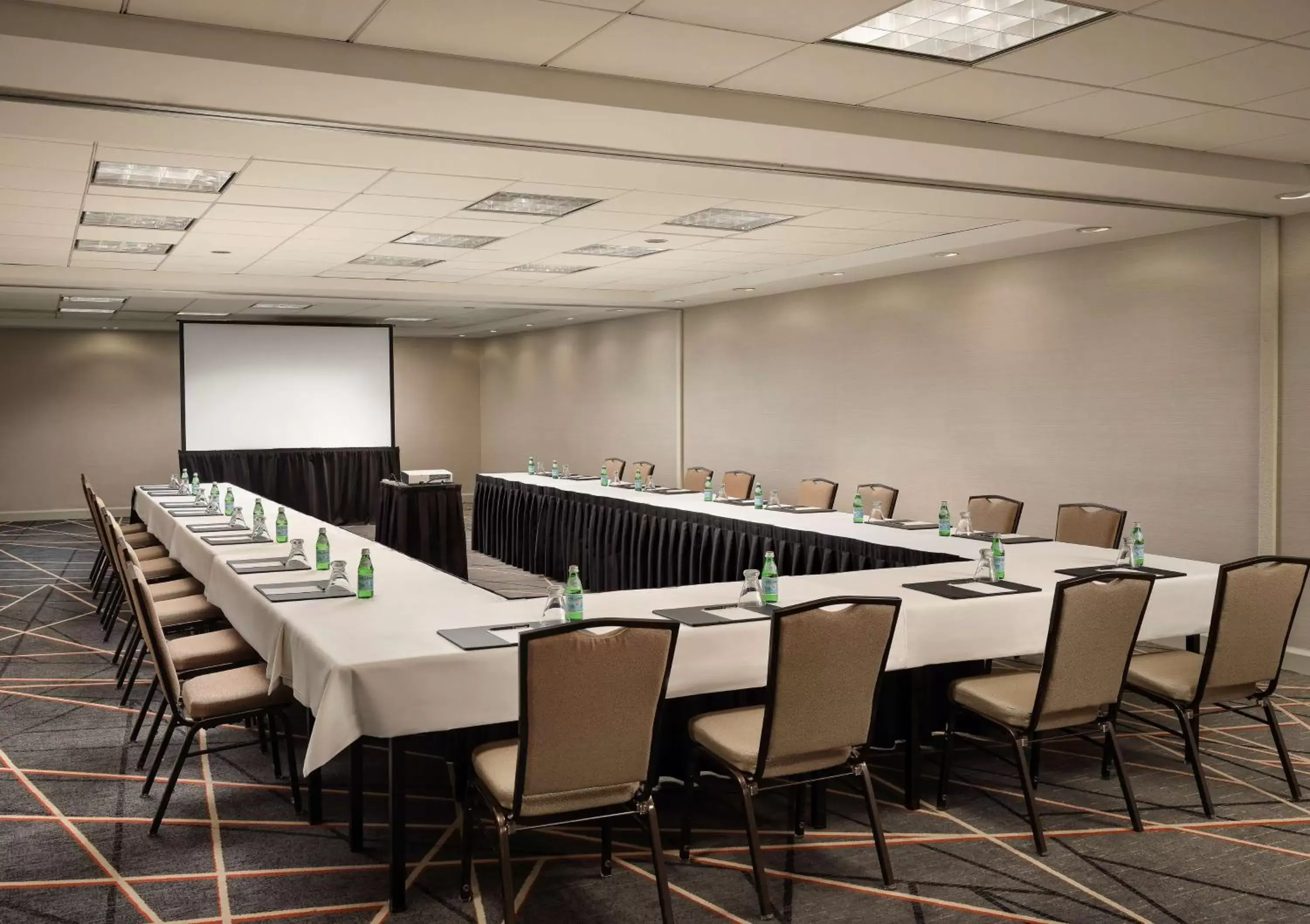 Meeting/conference room in Hilton Arlington