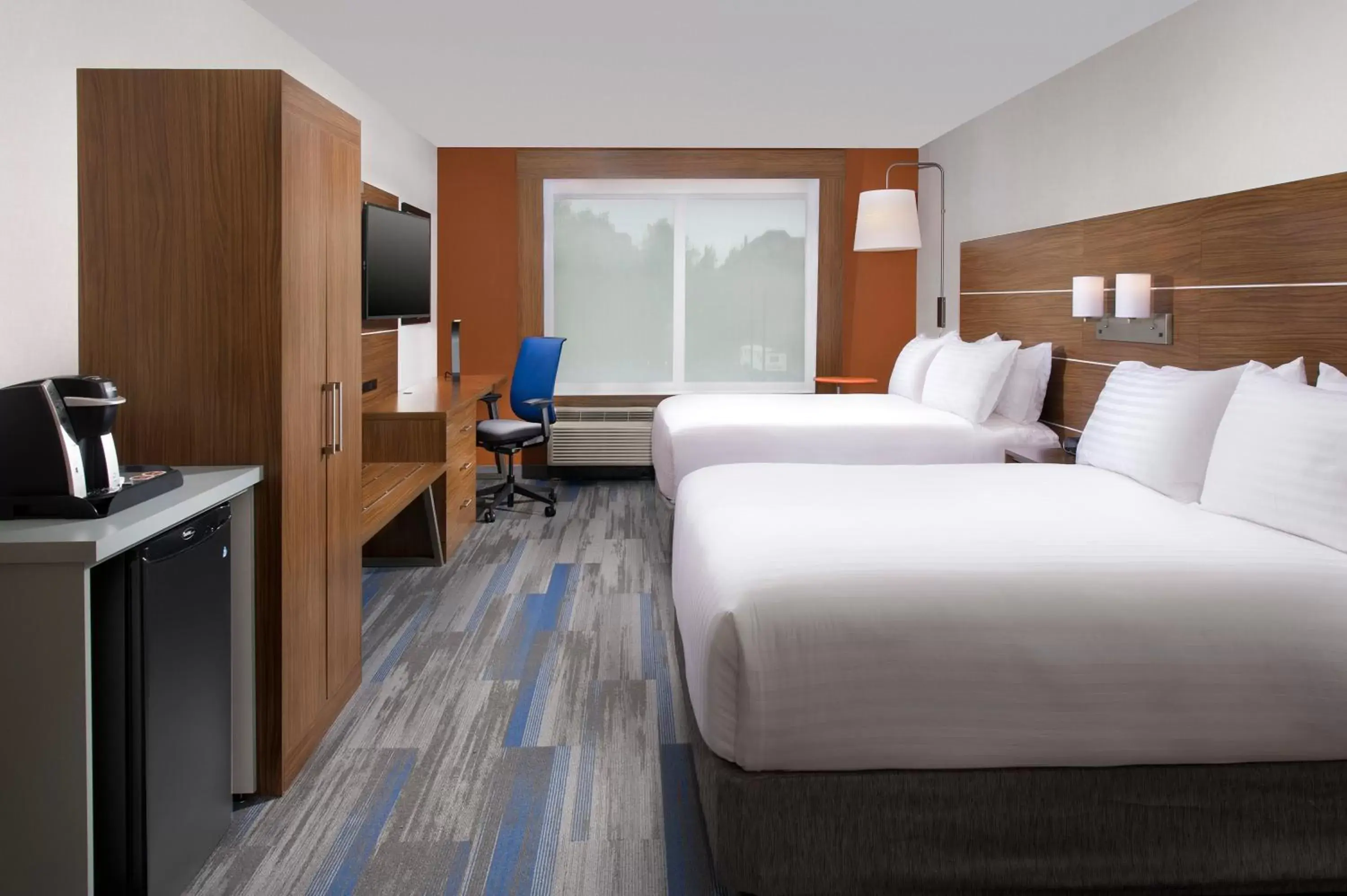Bedroom, Room Photo in Holiday Inn Express & Suites by IHG Altoona, an IHG Hotel
