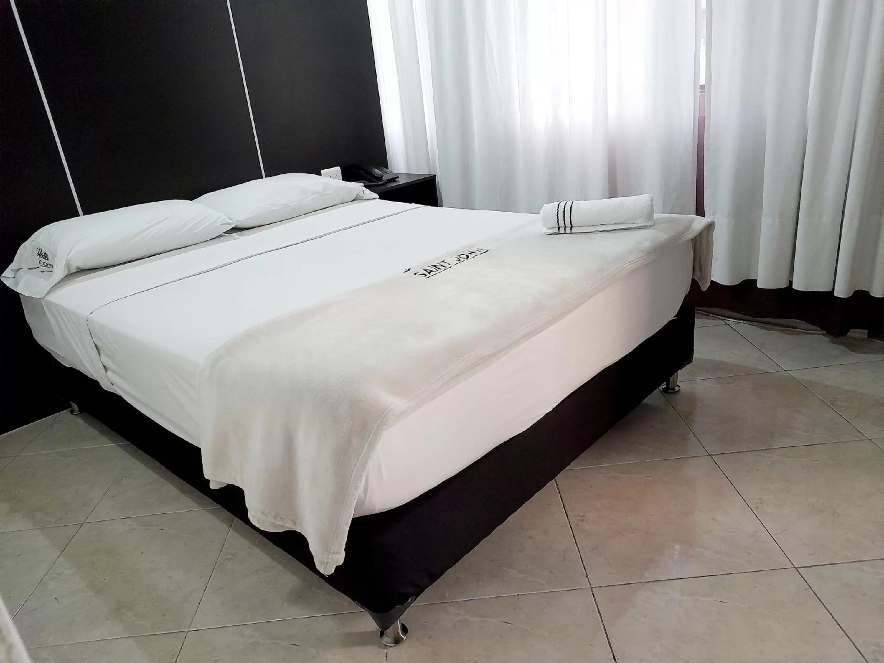 Bed in Hotel Saint John