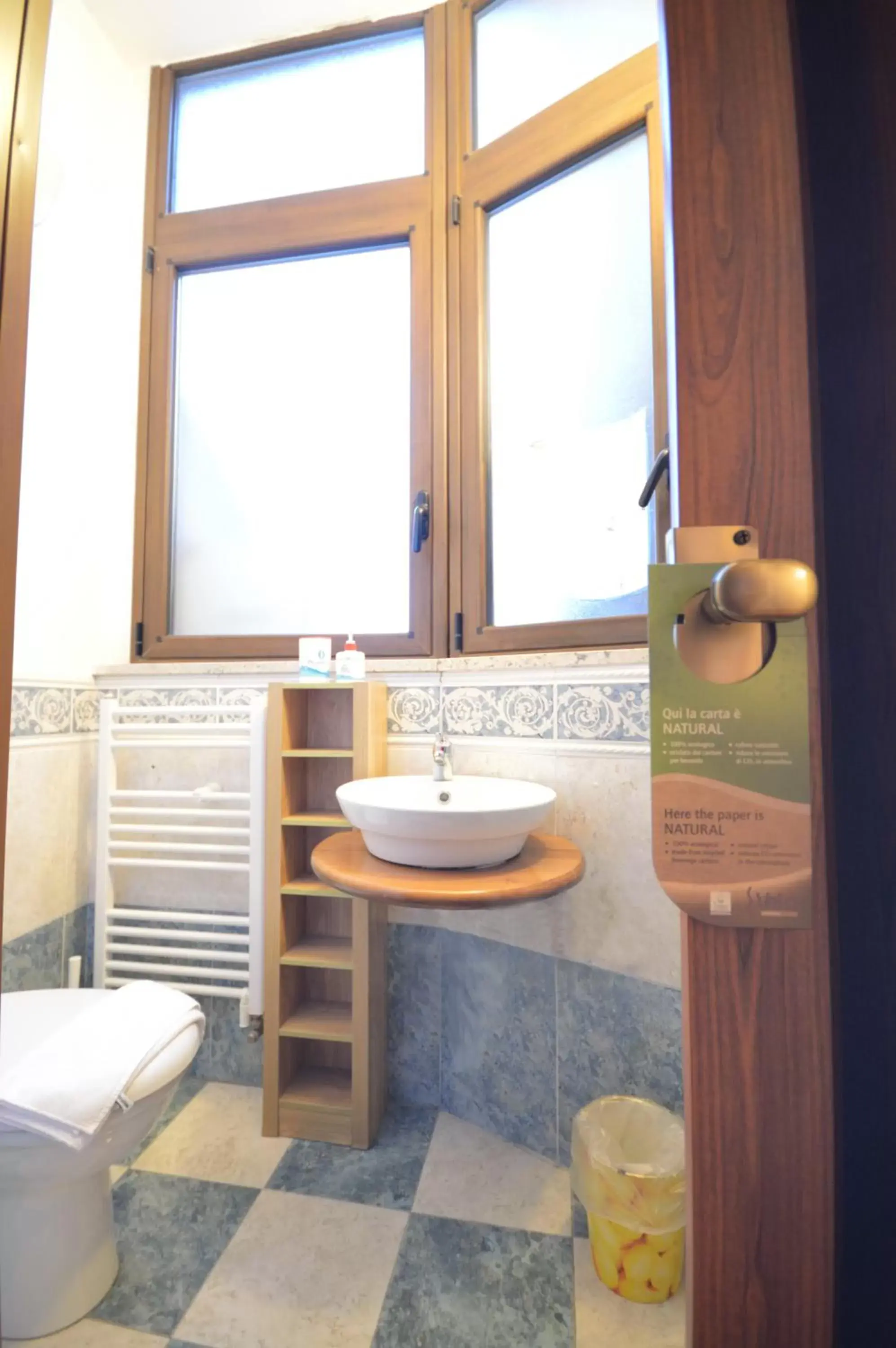 Bathroom in Proserpina