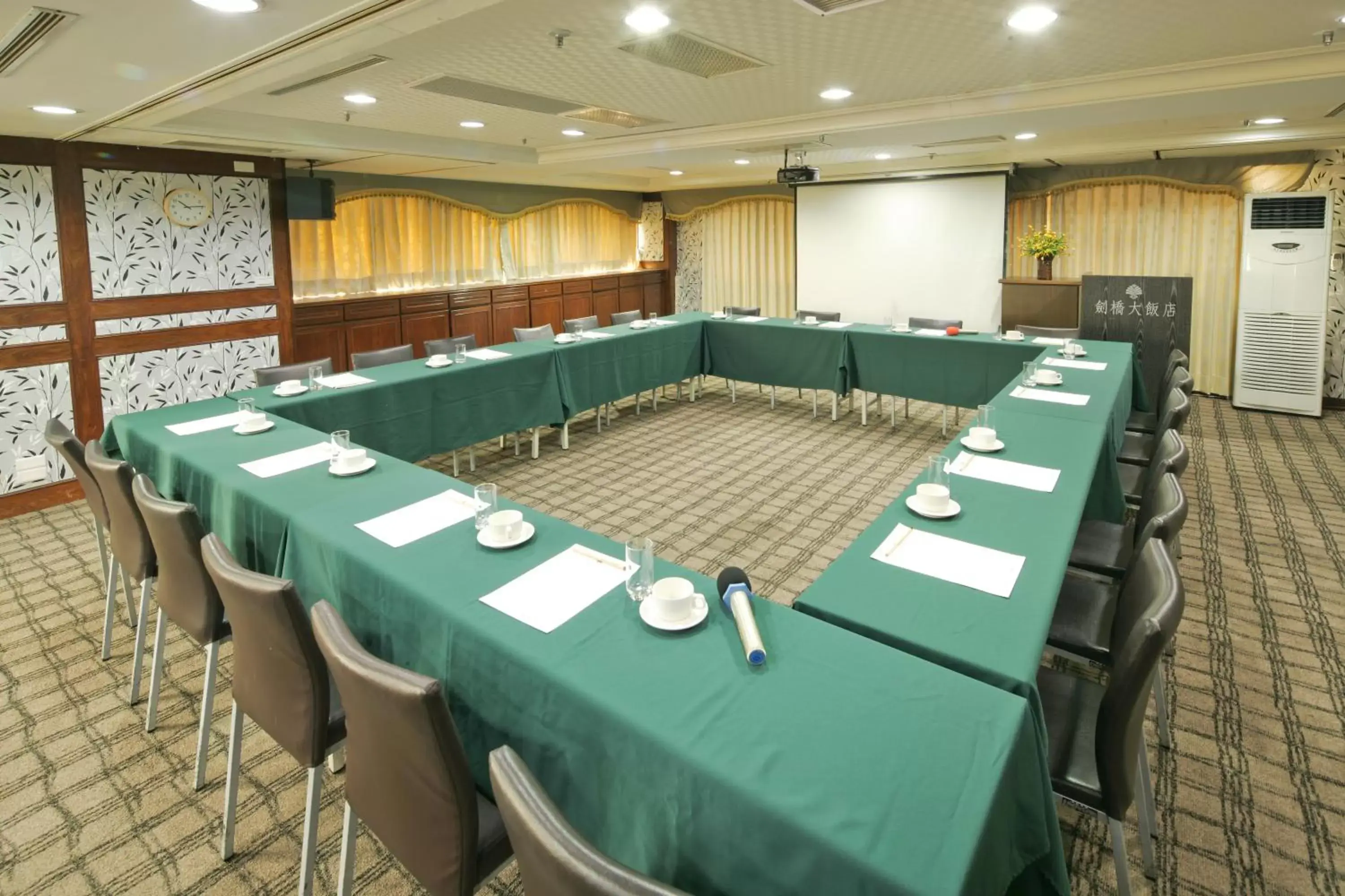 Meeting/conference room in Cambridge Tainan Hotel
