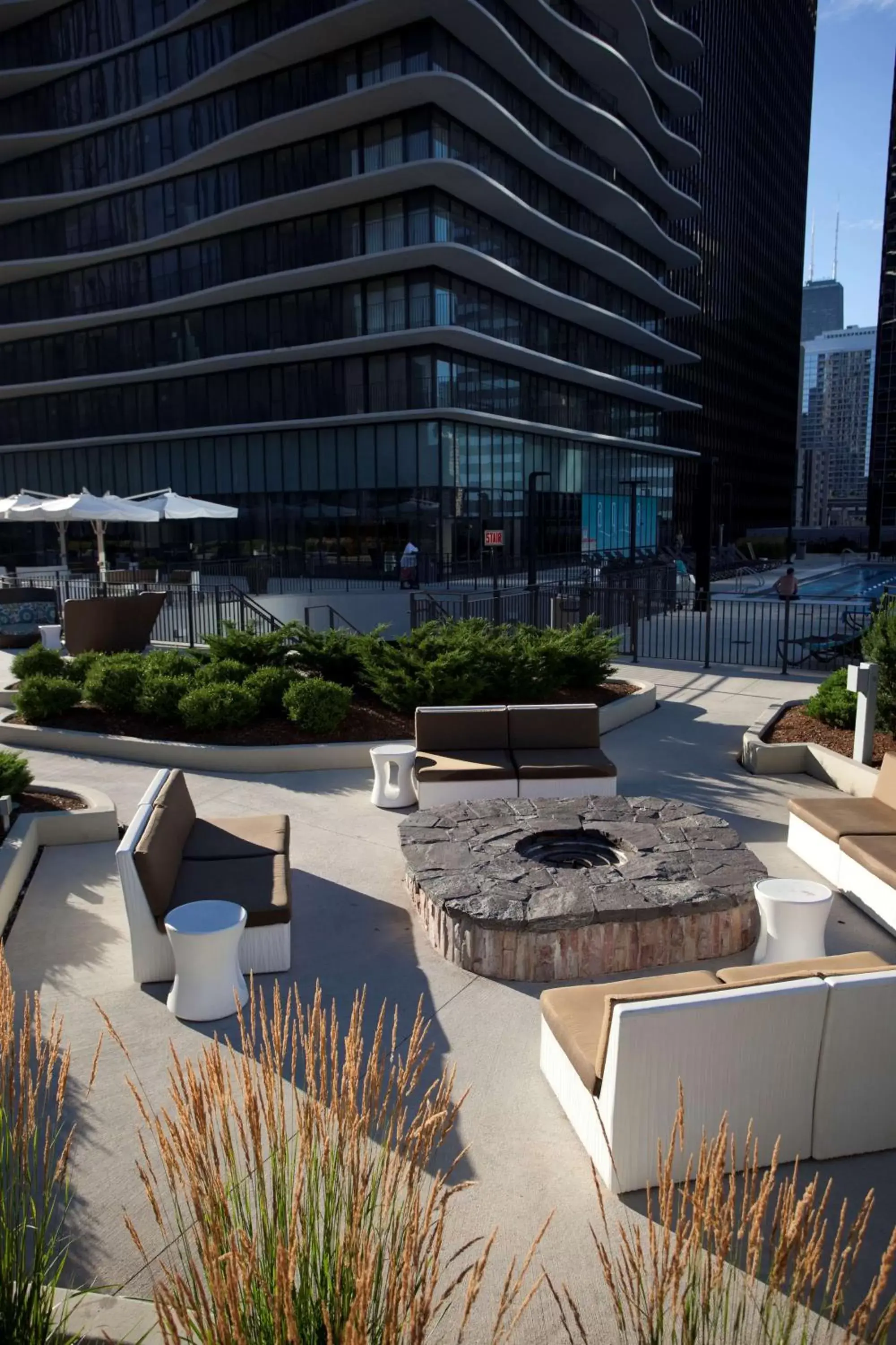 Patio in Radisson Blu Aqua Hotel Chicago