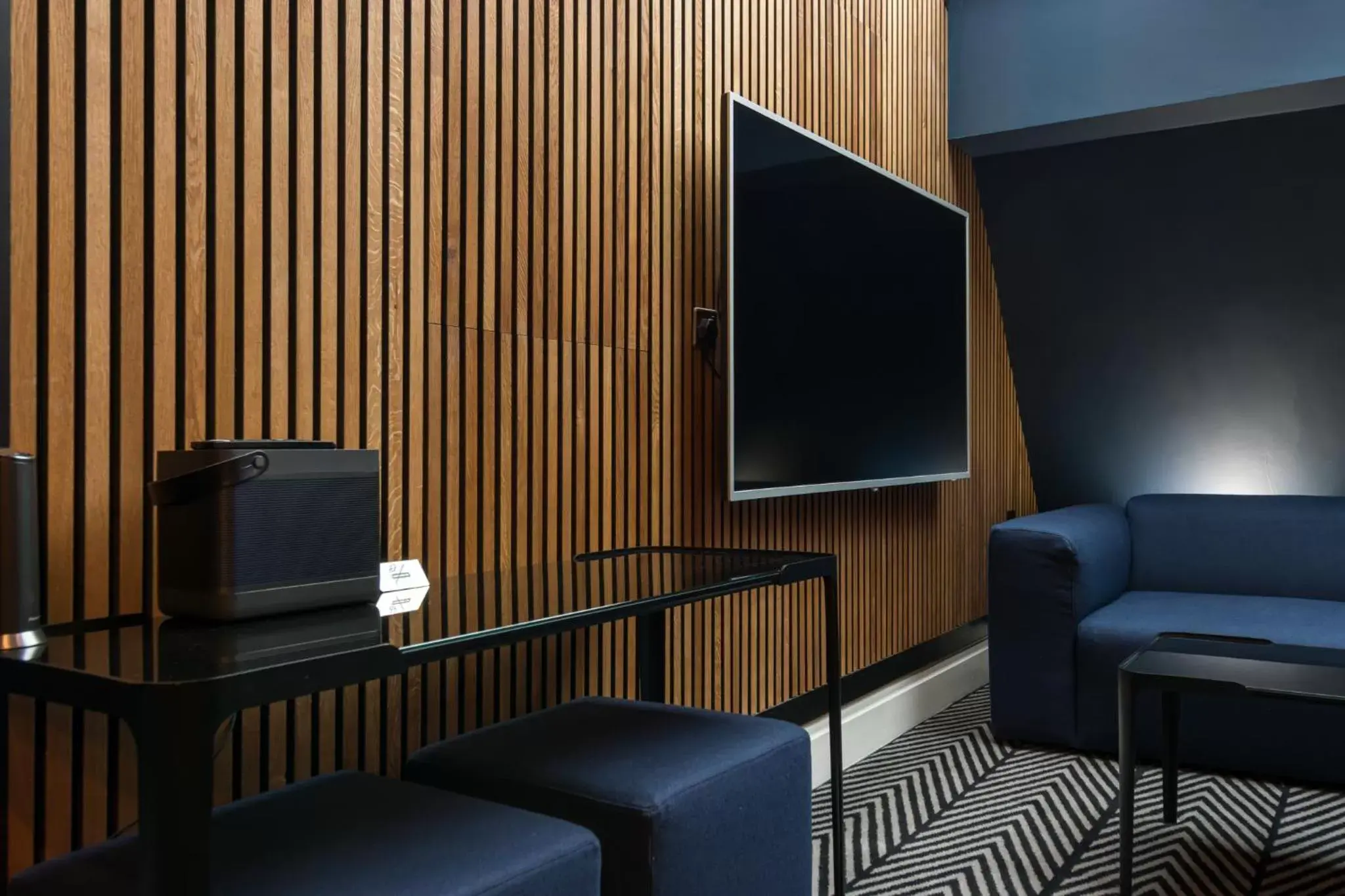 TV and multimedia, Seating Area in Velvet Hotel