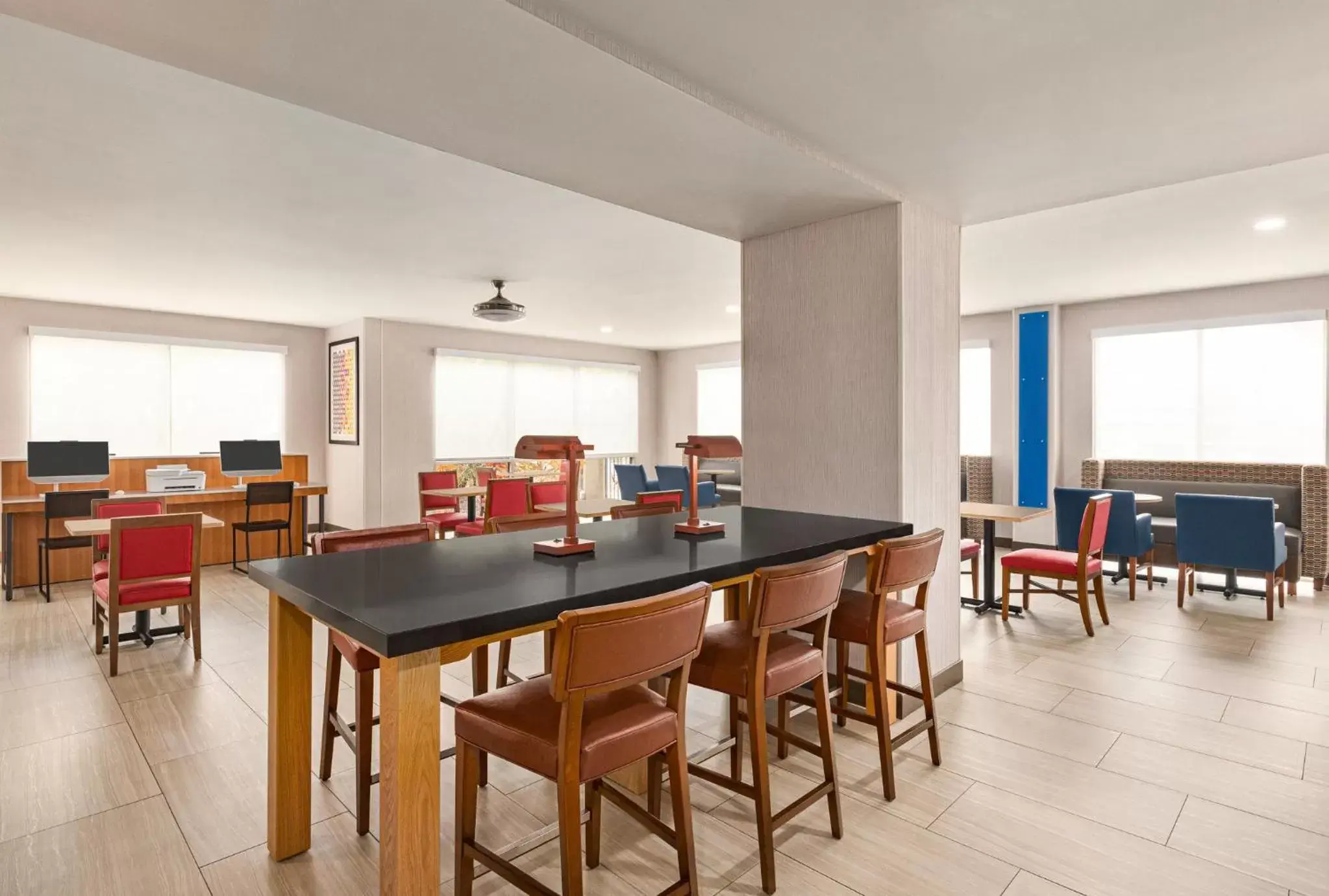 Breakfast in Holiday Inn Express Vero Beach-West I-95 by IHG Breakfast in Holiday Inn Express Vero Beach-West I-95 by IHG