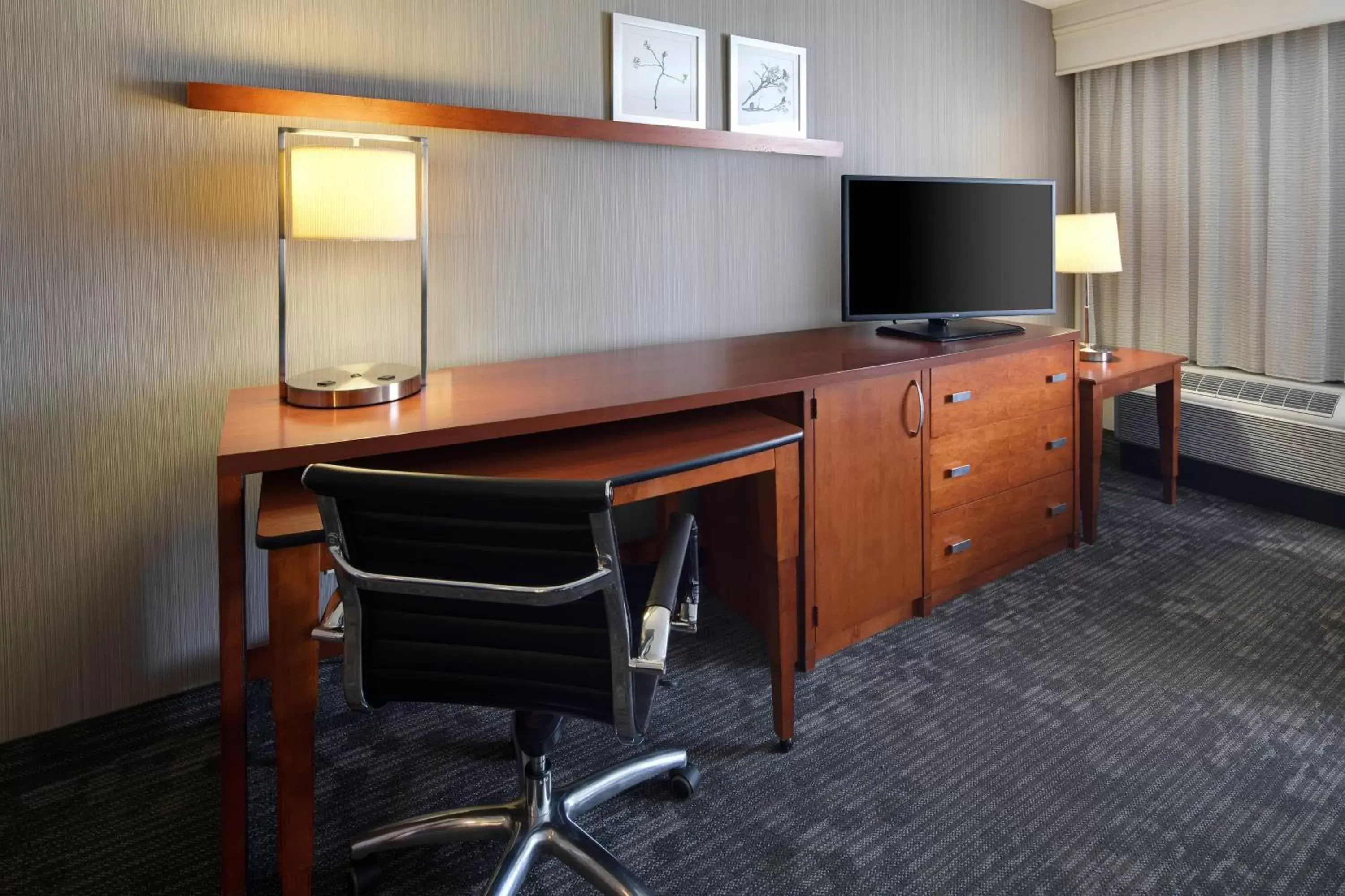 Photo of the whole room, TV/Entertainment Center in Courtyard Cleveland Beachwood