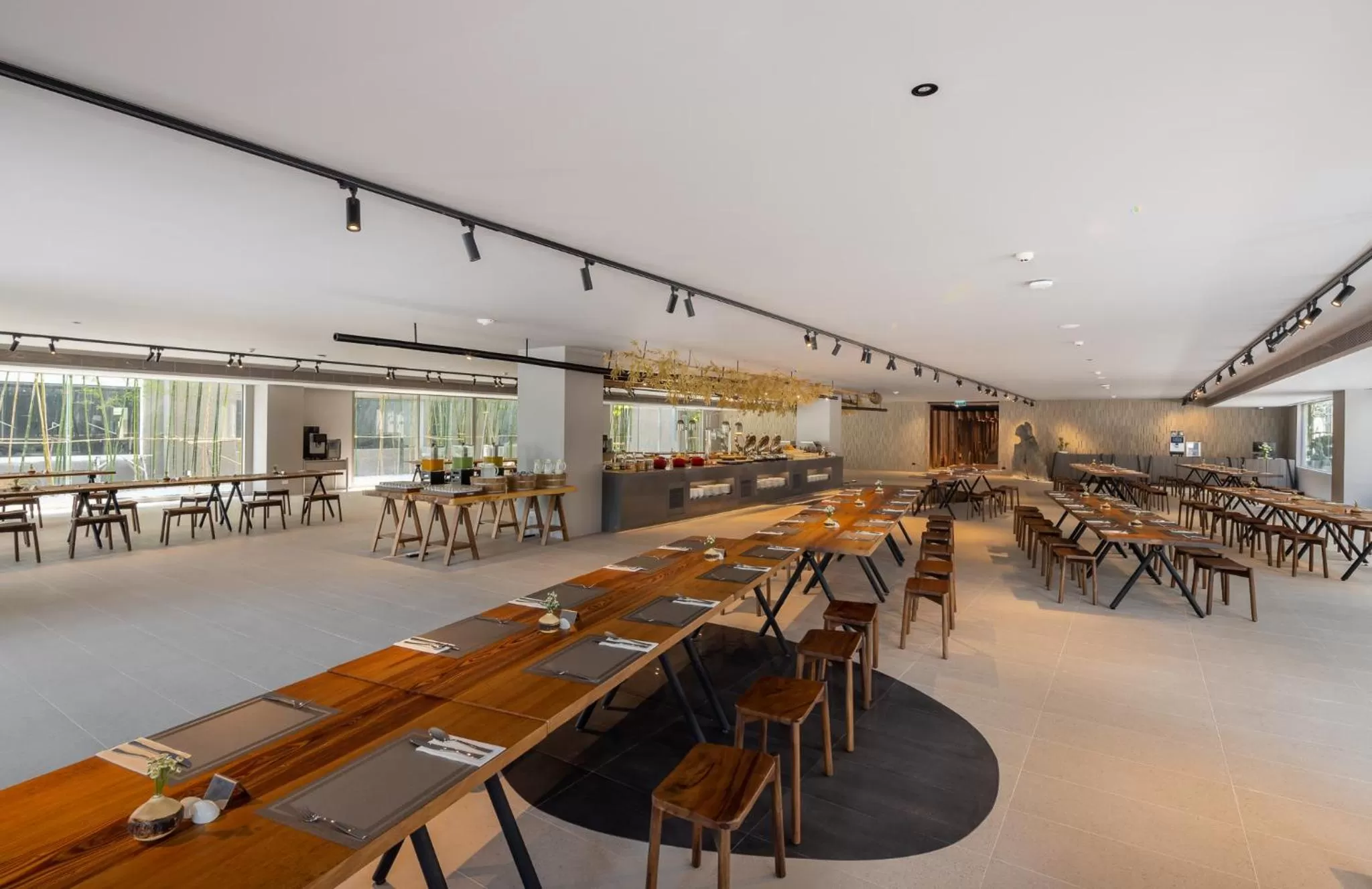 Restaurant/places to eat in Travelodge Nimman