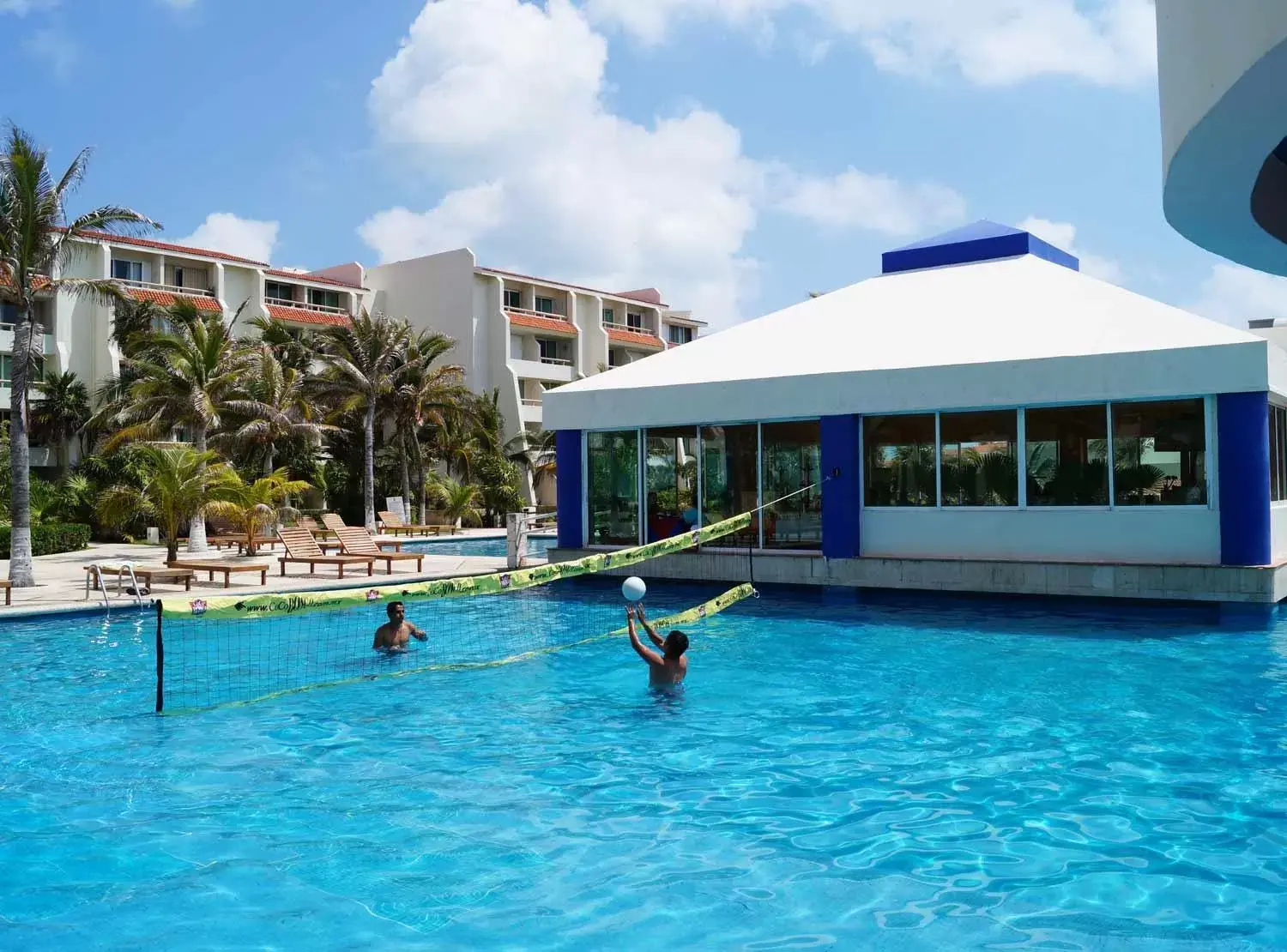 Sports, Swimming Pool in Apartment Ocean Front Cancun