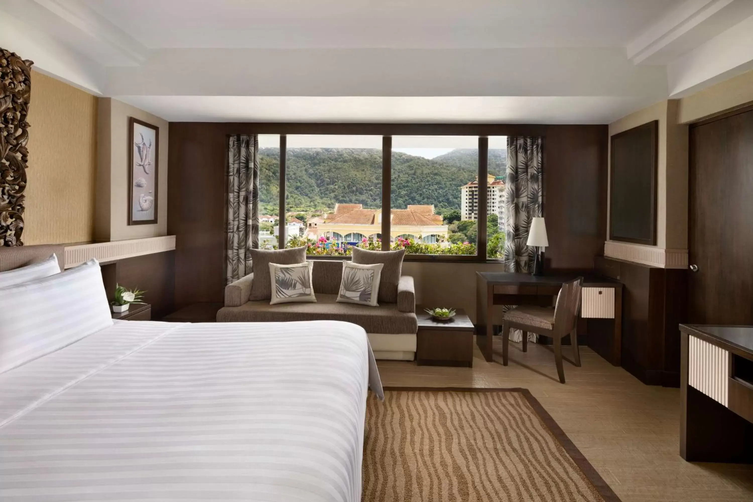 Photo of the whole room in Shangri-La Golden Sands, Penang