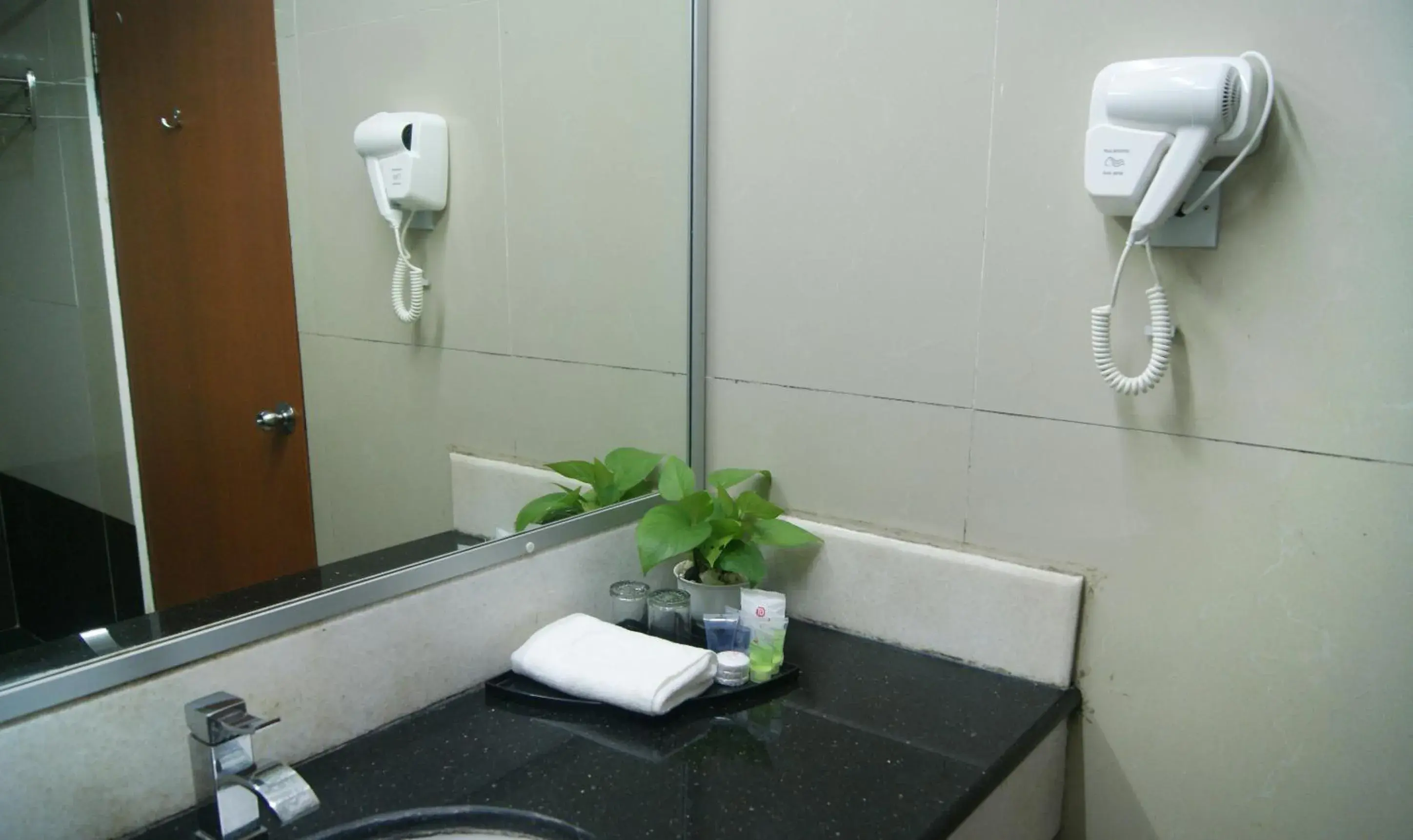 Bathroom in Tang Dynasty Park Hotel
